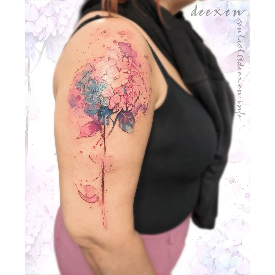 Everlasting Grace

Merci à Marianne pour sa confiance sur ce projet délicat. Ce tatouage capture toute la douceur et la beauté changeante de l’hortensia, sublimée par des teintes aquarelles légères et vibrantes.

Chaque nuance raconte une émotion, et c’est toujours un plaisir de voir une pièce prendre vie sur la peau, reflet d’une histoire personnelle.

➡️ Contact : contact@deexen.info

#HortensiaTattoo #WatercolorTattoo #FineLineTattoo #NatureInspiredInk #TatouageAquarelle #TattooArtist #TattooDesign #deexen #deexentattooing