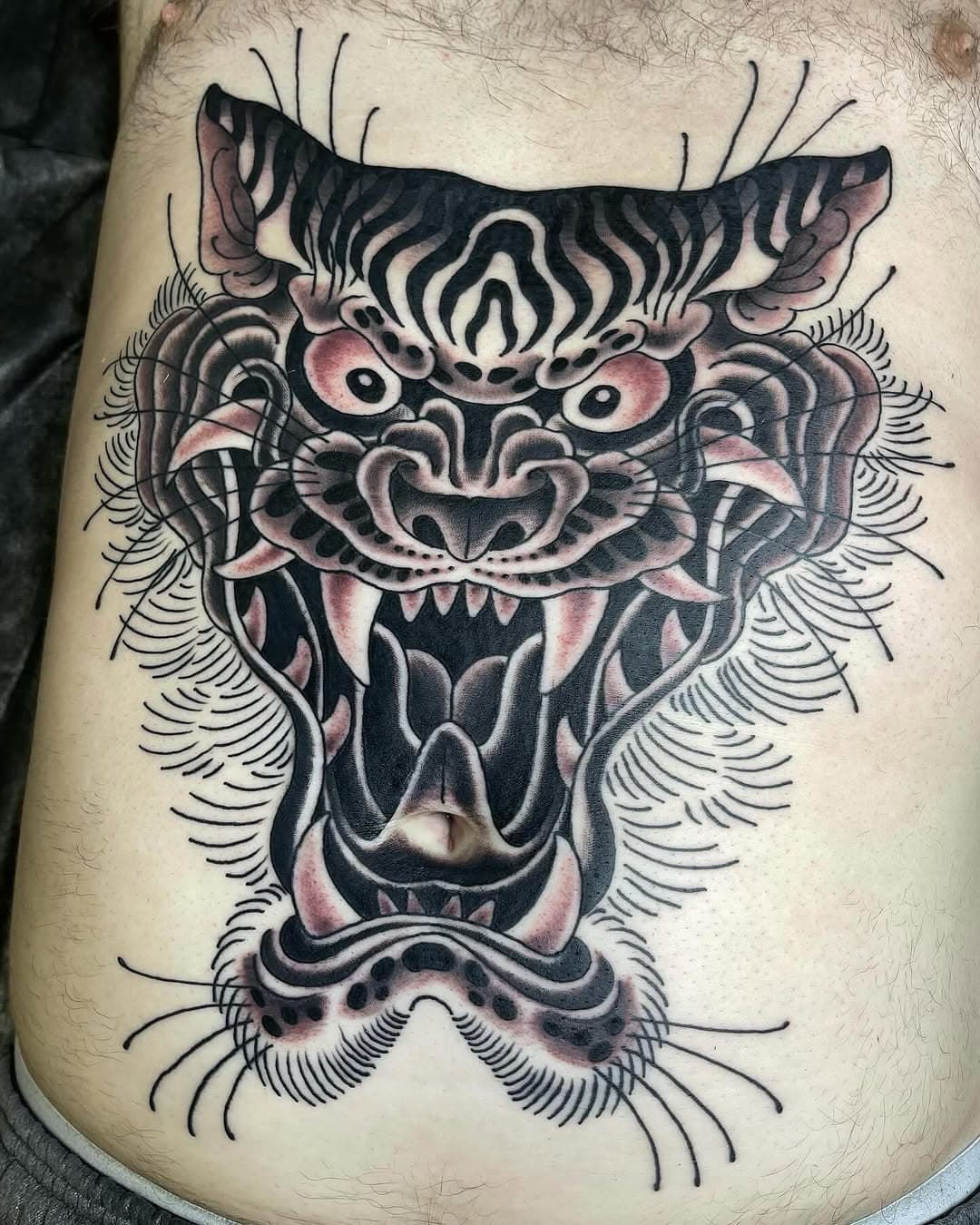 Always down to do a huge cat head! DM or email to get yours! @fadetoblacktattoo #krisrobertstattoos #chs #charlestontattoos #charlestontattooartist #charleston #avl #ashevilletattoos #ashevilletattooartists #ashevilletattooers #traditionaltattoos #traditionaltattoo