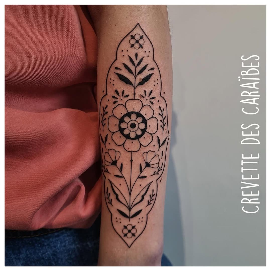 Composition folklo pour ma sister @celbeache ❤️ J’ai adoré travailler sur ce motif, merci ✨

N’hésitez pas à me contacter pour vos projets tatouage 🐒

🦐🌴

#tattoo #tatouage #tatougeangers #angers #angersmaville