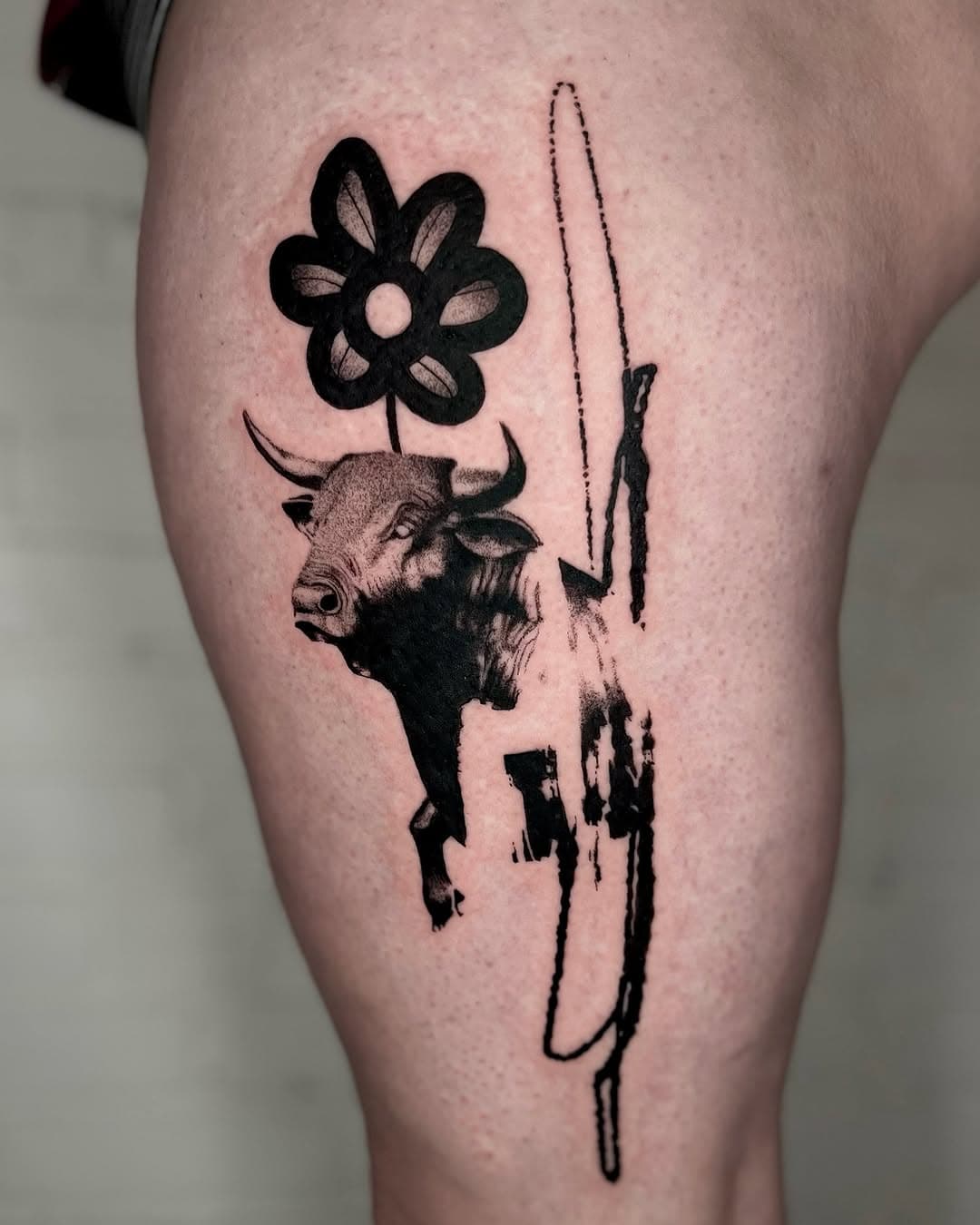 Love how this bull design came out for Ljuba. Done at @atelier.eva 

For all bookings please click the link in my bio.