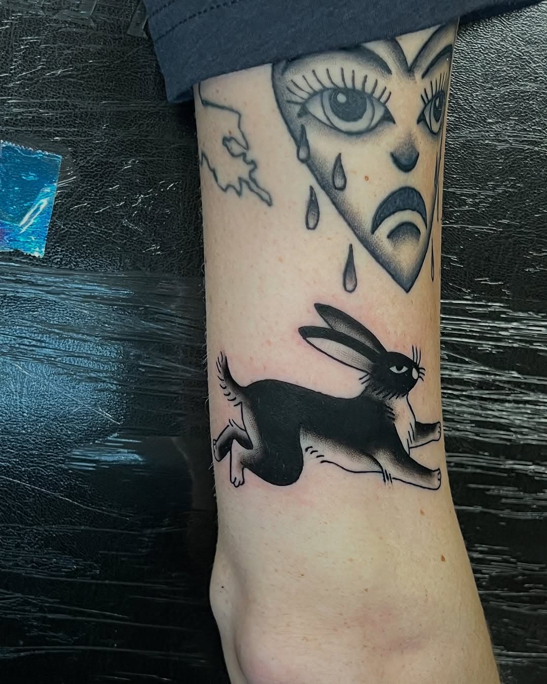 Black rabbit for Logan! Always appreciate the opportunity to tattoo you.
.
.
.
.
.
.
.
.
.
.
.
.
.
.
.
.
.
#americantraditional #traditionaltattoo #blacktattoo #rabbittattoo #tattooshop #tattooartist #tattoodesign