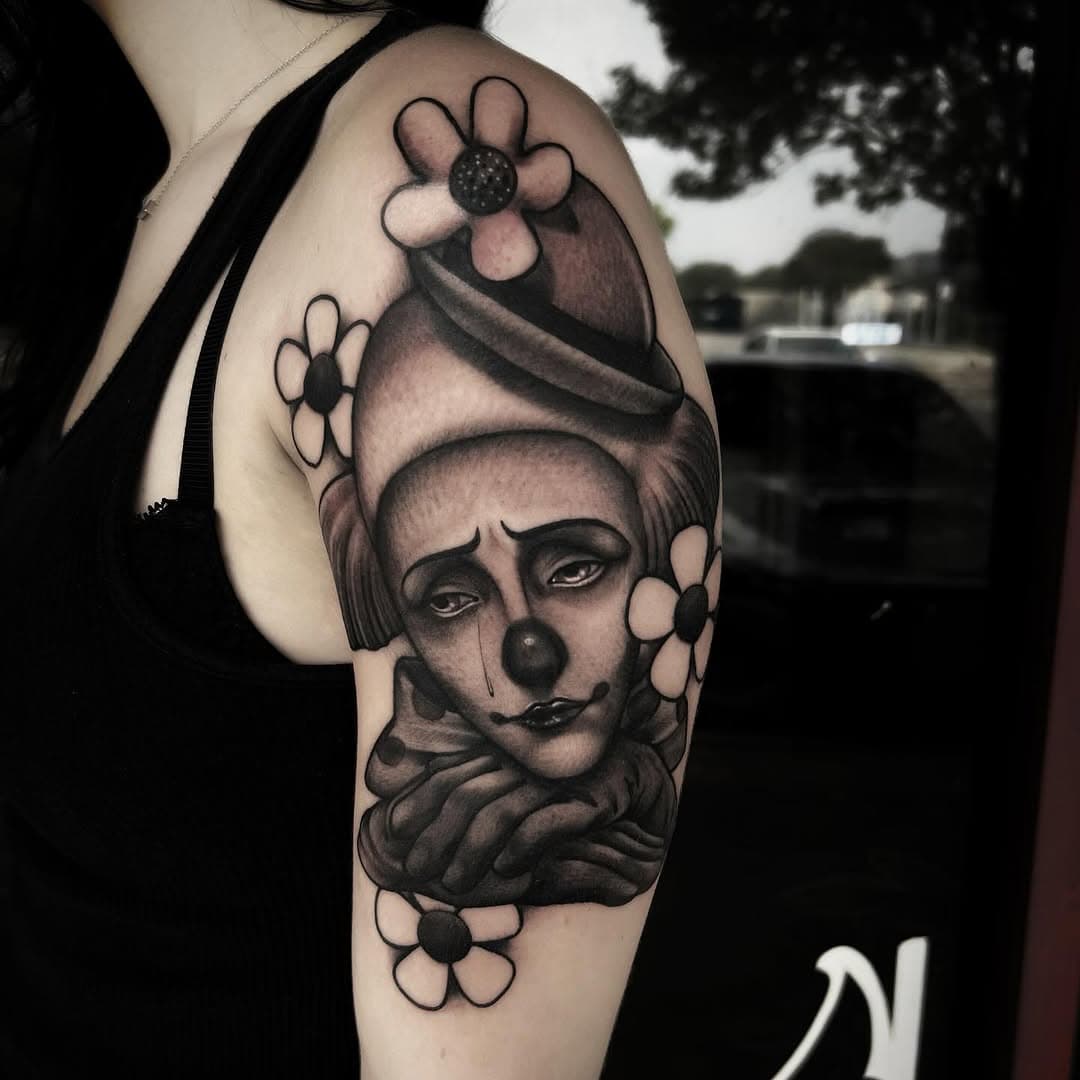 Sad clown by Maggie @irotasone 
You can find her booking links at 
WWW.ELECTRICAVETATTOO.COM

#austintattooshop#austintattooartist#austintattoo#atxtattooshop#atxtattoo#atxtattooartist#blackandgrey#blackandgreytattoo#tattoo#tattooartist#tattooshop#clown#sadclown#clowntattoo