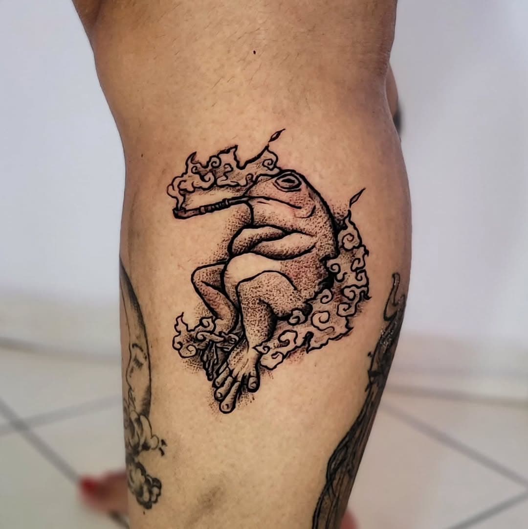 Ta aí, minha primeira tattoo!!! 
gratidão a @pamela_waltrick pela confiança e por estar apoiando um começo!!
gratidão ao @candiatattoo por ter sido um baita mentor!!
e gratidao ao meu feat @tudi_tattoo que esteve comigo junto fazendo esse curso f*da (te amo meu amor♡)