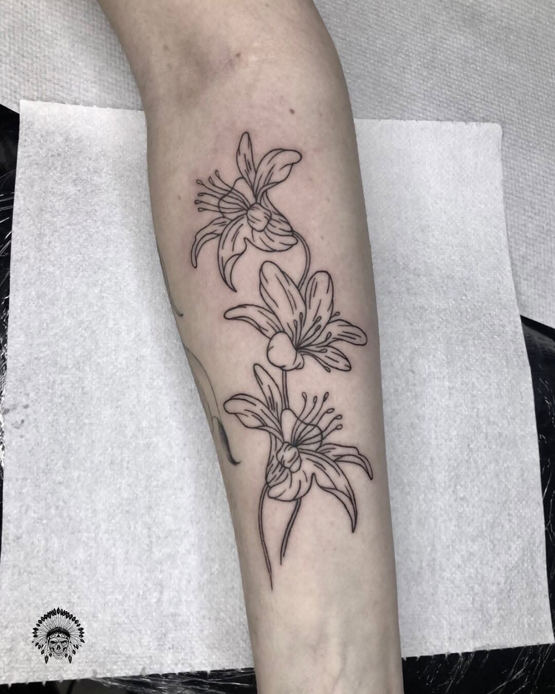 BOTANIC⁣
Our favourite Walk in Tattoo of the day ⁣
⁣
Tempo d’esecuzione di questo tattoo walk-in 85 min, costo 120€⁣
(come sempre 90€/ora)⁣
⁣
❤️‍🔥 Thanks for your trust ! ❤️‍🔥⁣
@bea.ugolini ⁣
⁣
---⁣⁣
⁣
📍 CACCIATORI DI PELLE 📍⁣
⁣
Genuine Walk In tattoo & piercing Studio, ⁣
Entri e ti tatui subito, NO APPUNTAMENTO⁣
⁣
—-⁣
⁣
📱 CONTATTI 📱⁣
⁣
Priority info Line ＋393440689786 ⁣
Puoi contattarci su Whatsapp, Telegram, Instagram, Google, Facebook o chiamata⁣
⁣
---⁣⁣
⁣
 ⌚️ APERTI TUTTI I GIORNI ⌚️⁣
⁣
7/7 in orario continuato dalle 11.00 alle 20:00, anche Sabato e DOMENICA⁣⁣
⁣
---⁣⁣
⁣
❣️WALK-IN ❣️⁣
⁣
I nostri Tattoo Artist professionisti resident & exclusive ti garantiscono ogni giorno il Walk In.⁣
Ti consiglieremo il migliore in base allo stile e alla tipologia del tuo progetto!⁣⁣
⁣
---⁣⁣
⁣
💌 GIFT CARD 💌⁣
⁣
Fai un regalo indimenticabile! ⁣
"Gift Card", un regalo originale e unico al prezzo che vuoi! Valida per tatuaggi , piercing e tutti i nostri prodotti.⁣
⁣⁣
⁣
---⁣⁣
⁣
📌 INFO 📌⁣
⁣
www.cacciatoridipelle.com