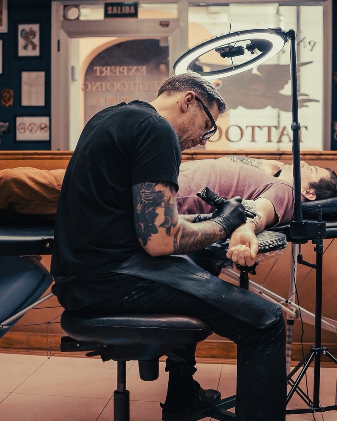 Stopped by @oldtowntattoos.mallorca to shoot a reel… but of course, I couldn’t resist snapping some pics too. Happens every time!

Big thanks to @christianotto and @stephenhibbs for having me!

.
.
.

#tattoo #tattoos #tattooartist #tattooideas #mallorcatattoo #mallorca #palmademallorca