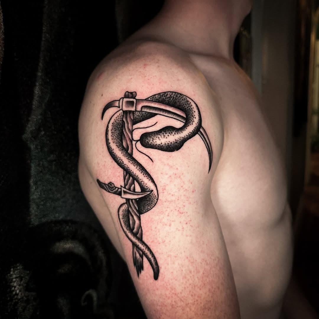 Scythe & Snake

thanks Ryan ✨
more to come soon, stay tuned.

done @hellraiser.tattoo 

#traditionaltattoo #blackacidtattoo #colognetattoo #classictattoo #simonschuberttt #ozfest2025