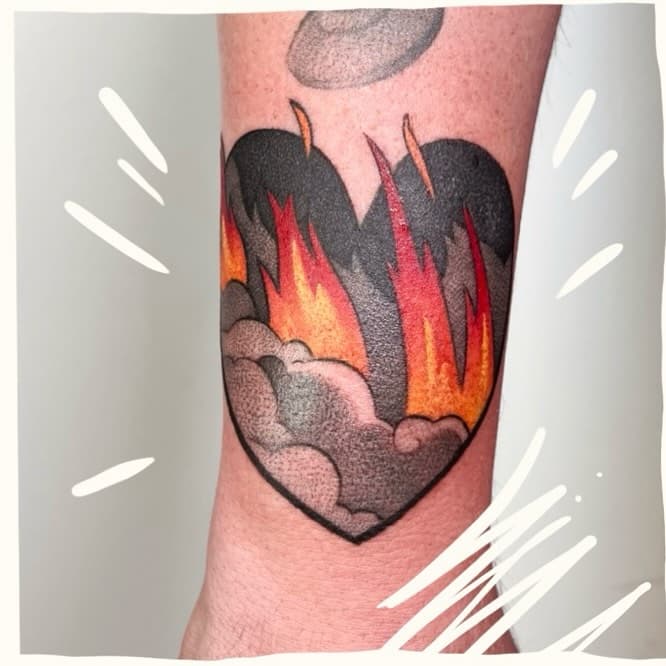 #heart #hearttattoo
Od @herpelz którego juz od marca będziecie mogli spotkać na Środkowej✨

#tatuaz #tattoo #tatts #inkstagtam #graphictattoo #warszawatattoo #tatuazwarszawa #herpelz #futro #warszawa #tatuażgraficzny