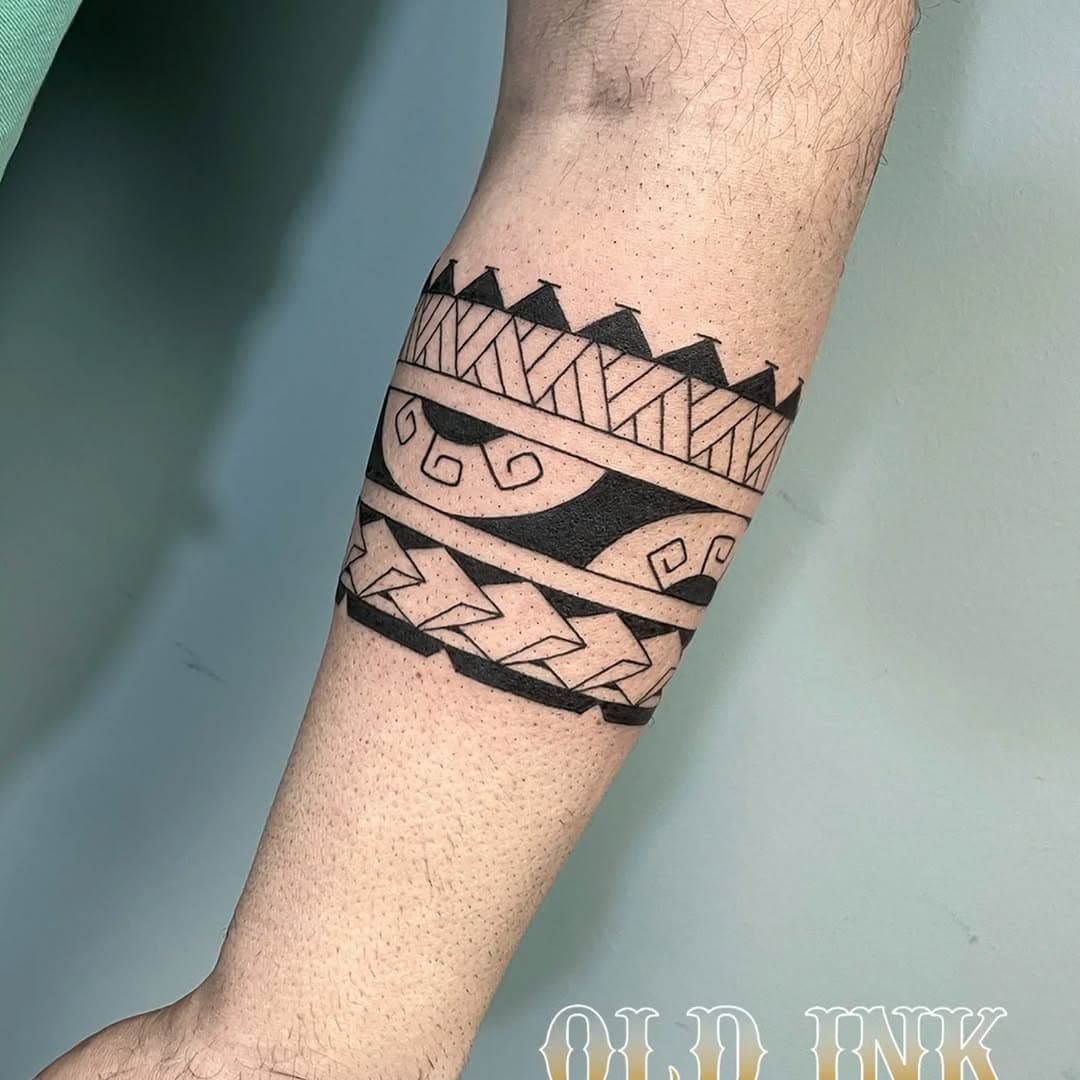 #tattoostyle #tattooitalia #tattoowork #tattootribal #tattoomaori #blacktattoo #xtutti #blackwork #rovigoinlove