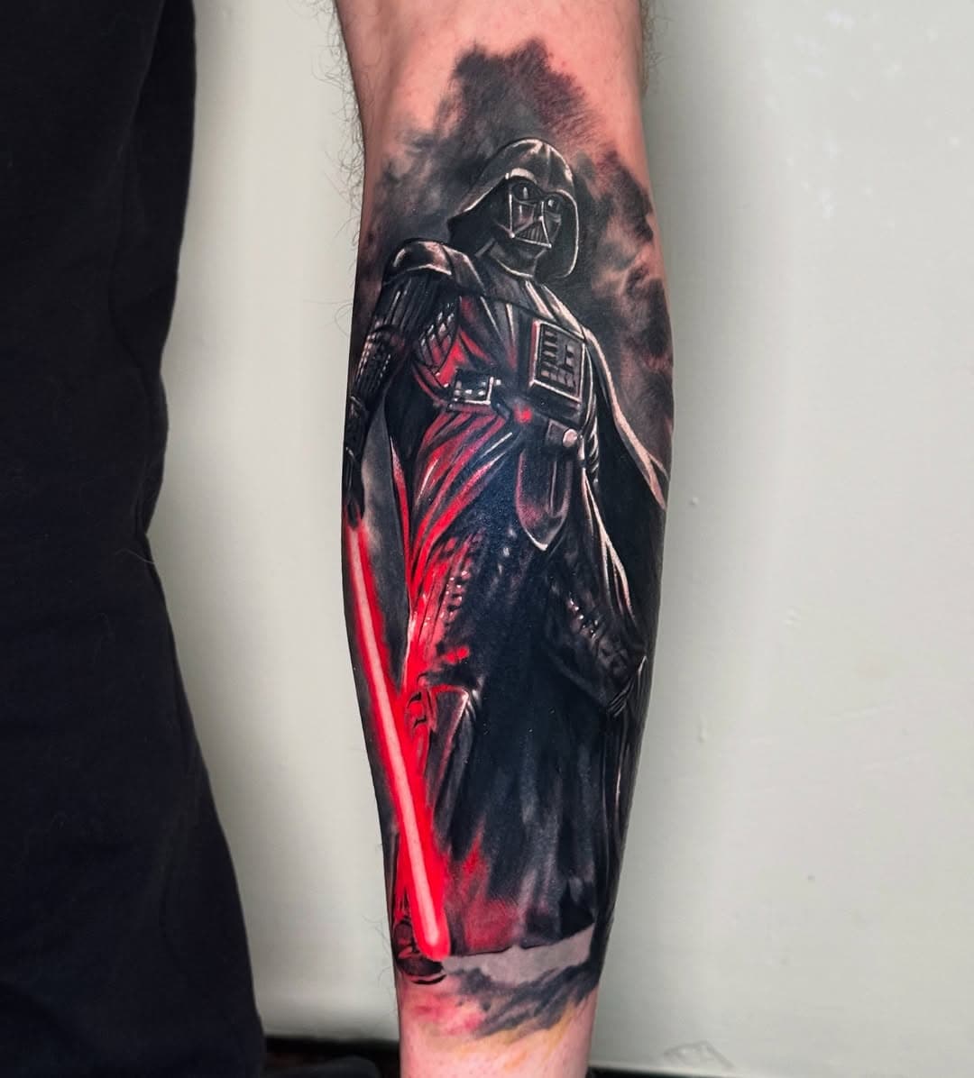 REVAMP - Swipe to see Darth Vader looking a bit tired !
Loved working on this revamp yesterday for Matt , it was great to bring this Darth Vader piece back to life I absolutely love doing revamps and coverups , I find the challenge extremely interesting working out what you’ve already got to what you’re wanting !