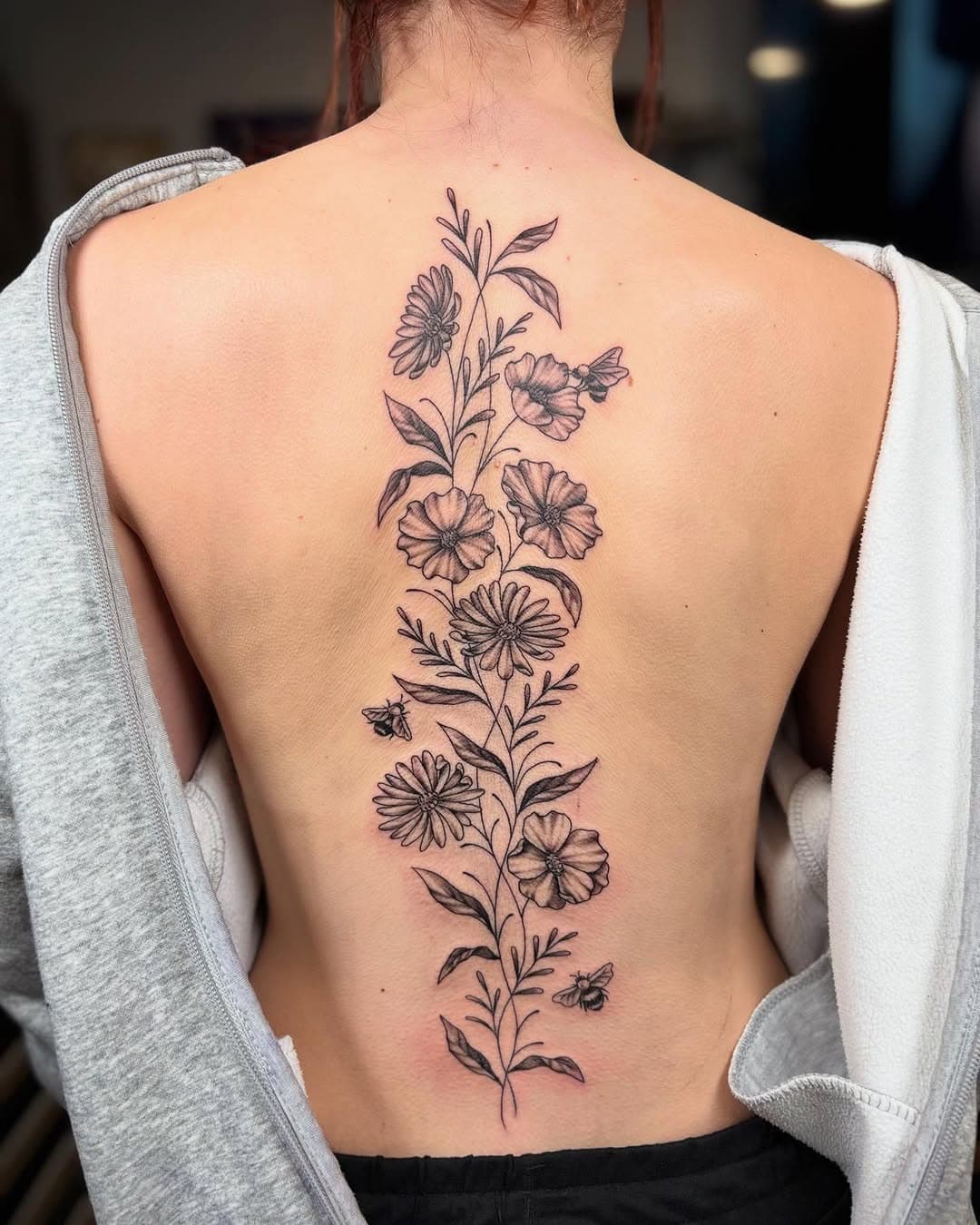 Flower spine tattoo 🖤