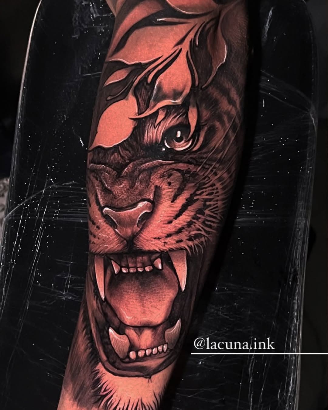 Orçamentos no WhatsApp 21985766497
#tigre #tattootigre #realismo #tattoorealismo #pretoecinza