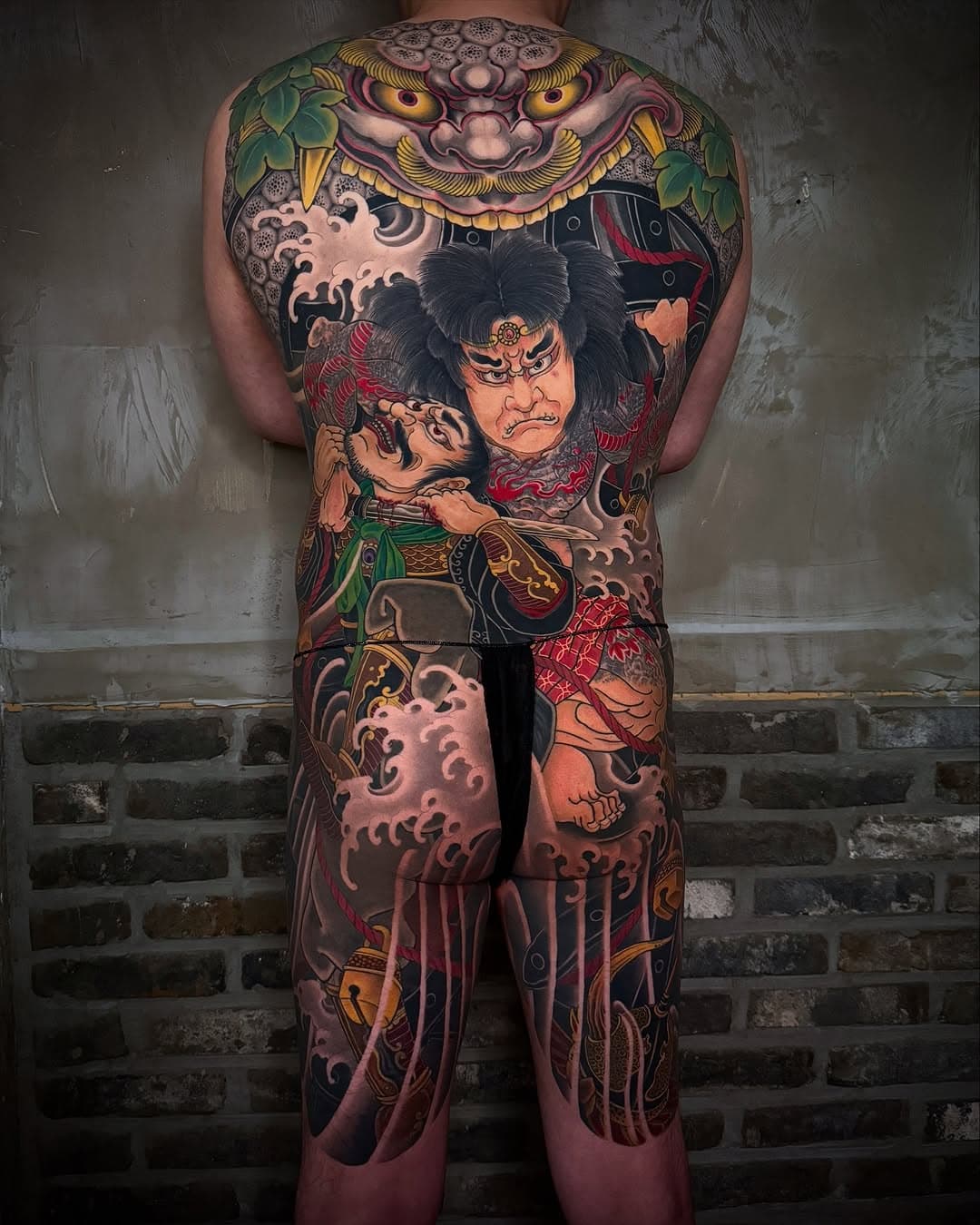Suimonyaburi done~! 

#tattoo #irezumi #outlawink #colortattoo #backpiece #backpiecetattoo #suimonyaburi #문신 #등판타투 #수문장 #이레즈미 #강남타투 #압구정타투 #신사동타투
