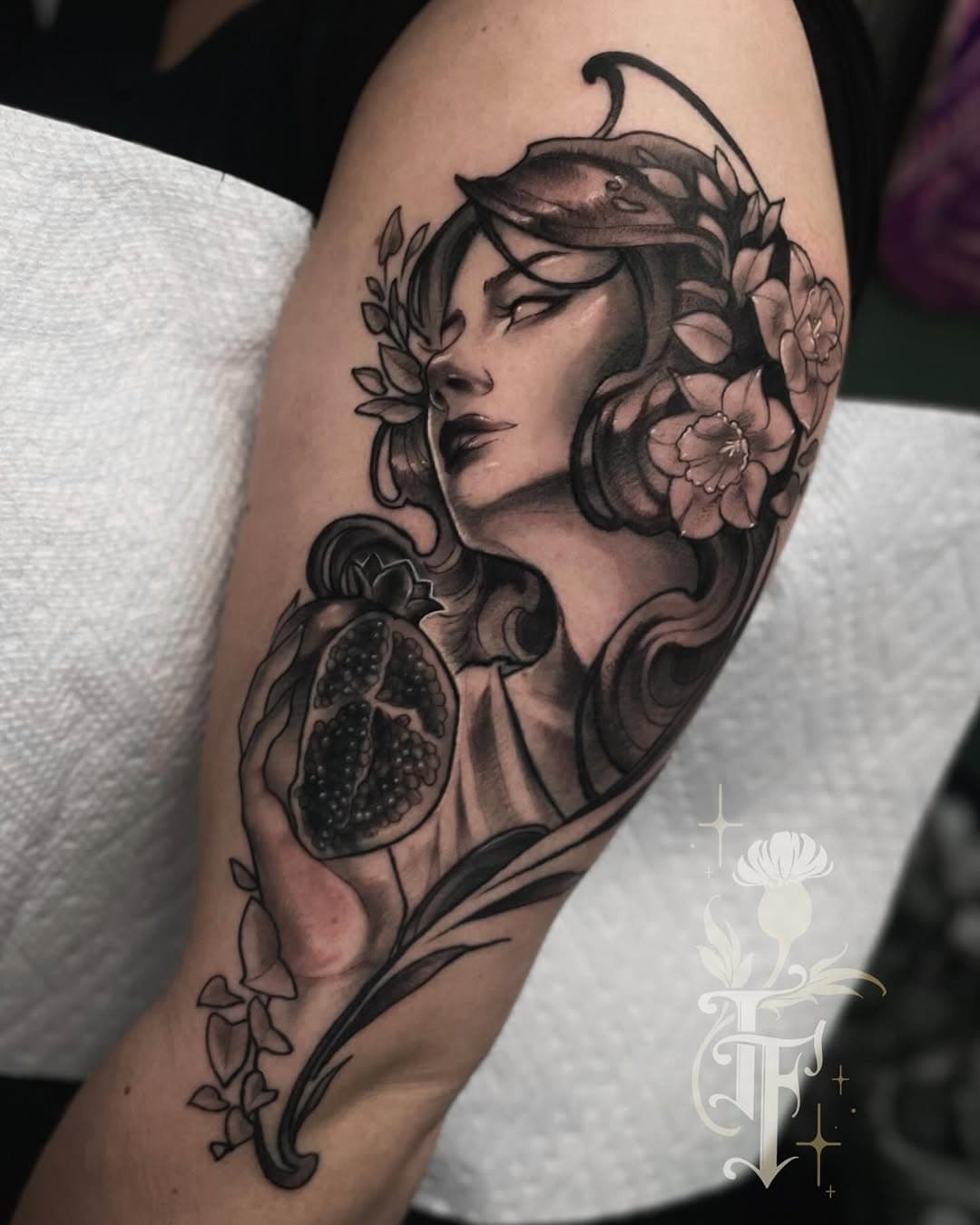 A Persephone cover up for Brittany✨mostly all healed with some fresh spots •
•
•
#ohioartist #ohiotattooartist #neotraditional #illustrativetattoo #neoromantic #neotraditionaltattoo #neoromantictattoo  #artnouveautattoo
#neonouveautattoo #vulcanneedles #fusianink #industryink #persephone #persephonetattoo #loreolympus #mythologytattoo