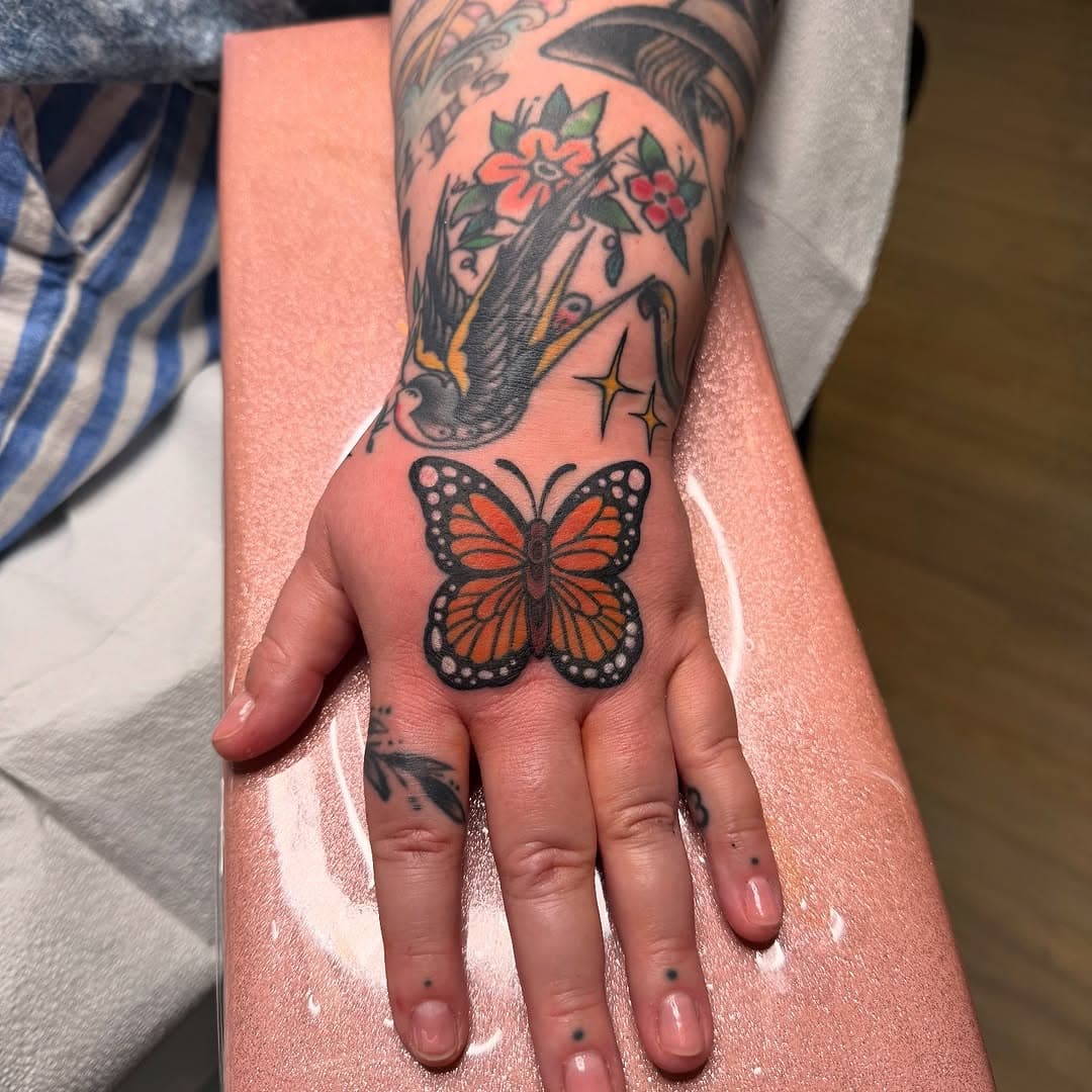 ANOTHER ONE 🦋 thanks, Brittney
.
.
.
.
.
.
.
.
.
#artist #arizona #art #ink #arizonatattooer #ladytattooer #downtownphoenix #phoenixtattoo #traditionaltattoo #traditionaltattooer #femaletattooartist #hotstuff #flash #tempe #phoenix #glendale #tattooartist #tattooideas #girlswithtattoos