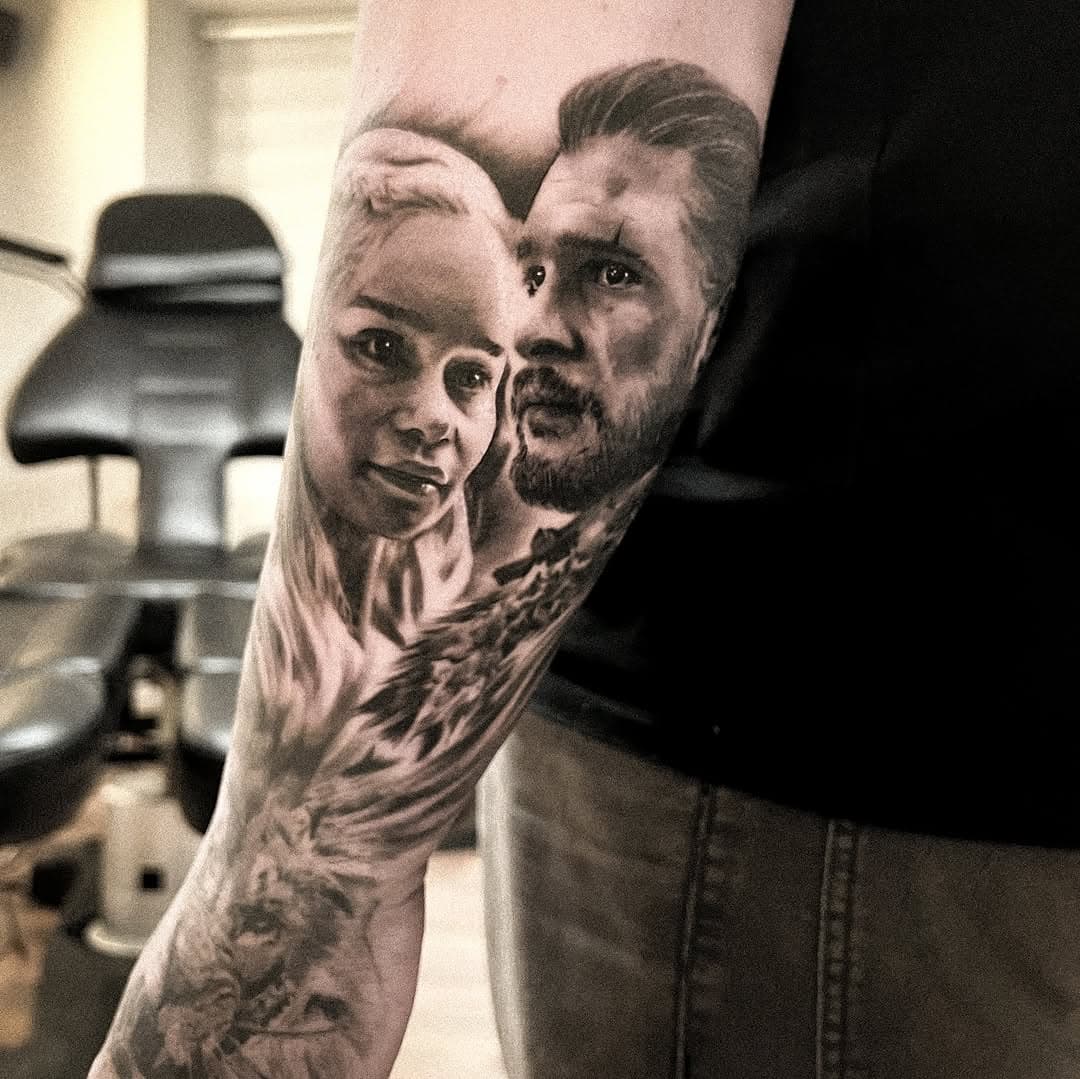 Harry und Hermine! Eine Liebe die nie zu Ende geht…über den Tod hinaus 💜 #gameofthrones #johnschnee #drachenladies #got #tätowierung #schwarzweiss #unterarmtattoo #inarbeit