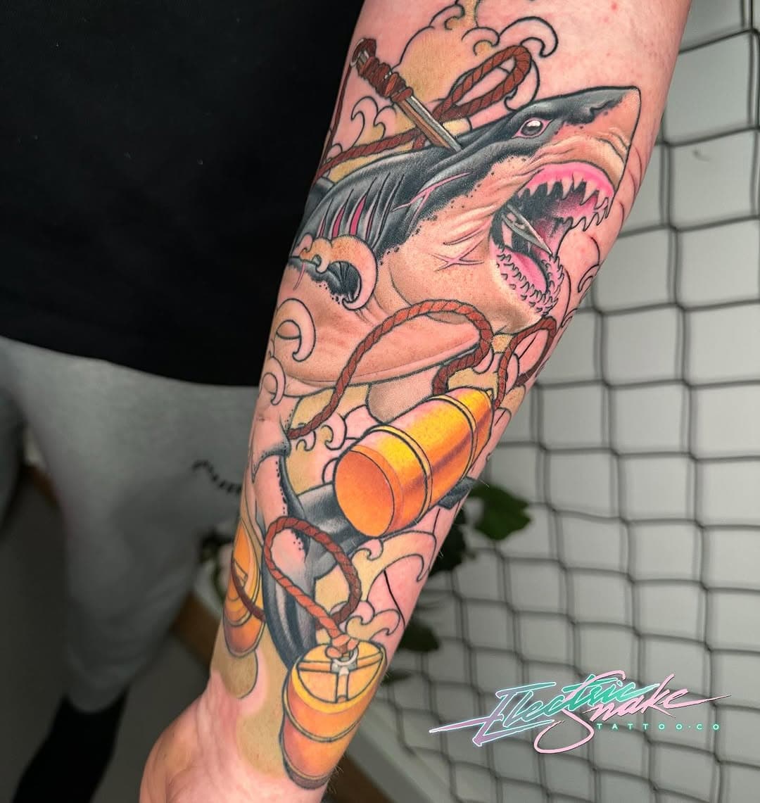 #wip of a #jawsmovie inspired half sleeve I’m working on.

Anyone else have it in their top 10 movies of all time? You should!

#shark #sharktattoo #jawstattoo #uktattoo #neotraditionaltattoo #essextattooist #essextattoo #colortattoo
