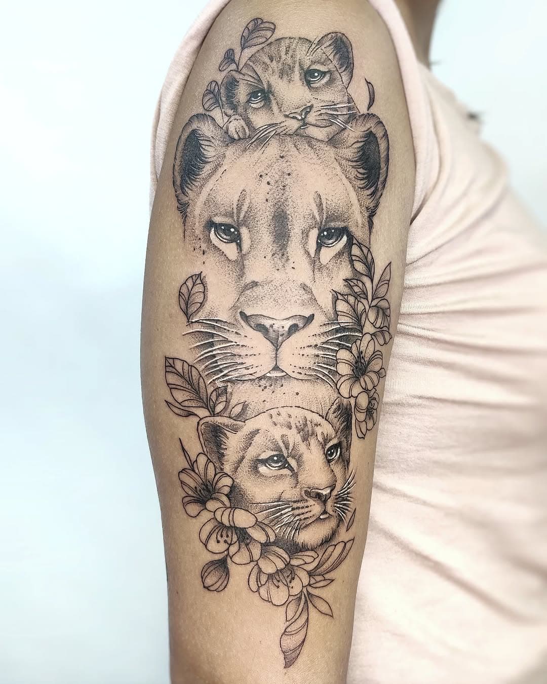 👉🏼 Trabalho realizado pelo artista 💥@rafaelveres

📱Para orçamentos via Whatsapp, link na Bio."

#tattoostyle #tattoos #veresarts #tattooartist #tatuagem #tatuagembrasil #tattoobrasil #tatuagememjaguariuna #tattooart #lovetattoo#tatuageminspiradora #tattooworks #tattooideas #tattoopersonalizada #jaguariuna #tattoojaguariuna #tatuagemjaguariuna