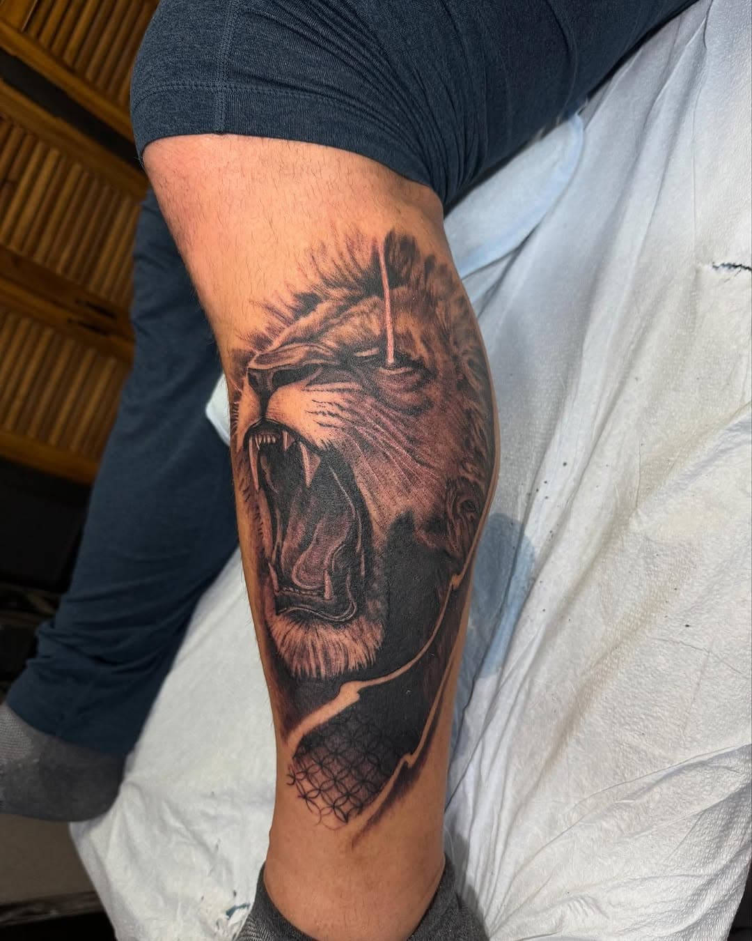 Cover up, more to come. Thanks for looking
Text 209-896-8580 for booking with Danny
@12monkeystattoos 
.
.
.
.
.
.
.
.
.
.
.
.
.
.
.
#blackandgreytattoo #liontattoo #coverup #coveruptattoo #legsleevetattoo #tracytattoos #stocktontattoos #bayareatattoo #bayareatattooartist #tracyca #downtowntracy