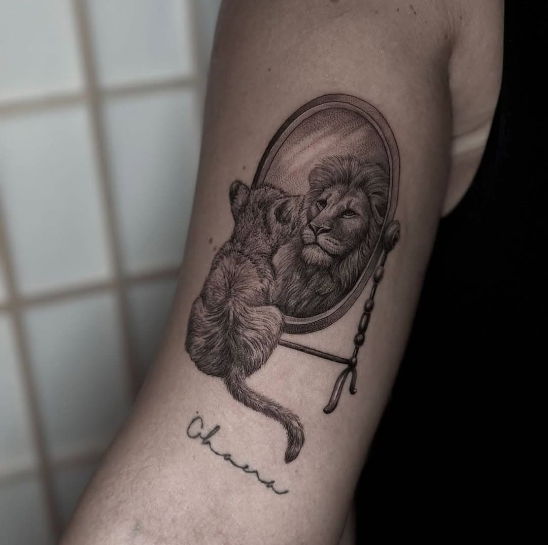 Get in touch for available! 
➡️ Profile: @mantas5tz 
✉️ Get in touch via DMs or link in bio! —————————————> 
|M A R K E D  O N E|
 TATTOOSTUDIO
—————————————> 
Using the best - @unigloves
#makeyourmark  #tattoos #tattooartist #fineline #finelinetattoos #lion #cub #liontattoo