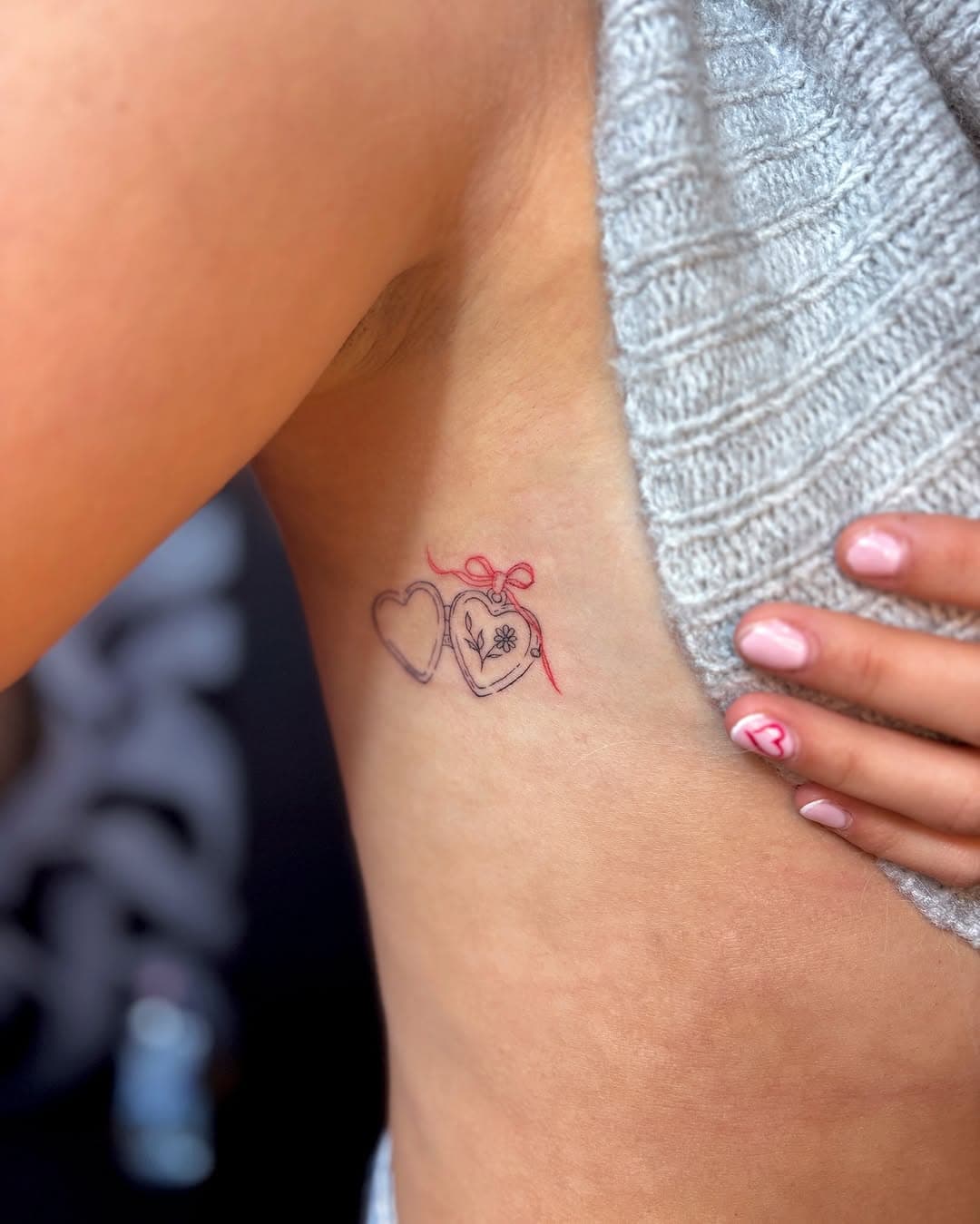 Will you be my Valentine?❤️

Pierwsze dziarki z naszej walentynkowej promki za nami a wiele przed nami! Zostało jeszcze kilka wolnych terminów żeby skorzystać i zapisać się na #matchingtattoo 

#poznan #tatuaże #tattoopoznan #walentynki #14luty #poznangirl #poznanboy #poznantattoo #tatuazepoznan #inkedboy #wroclawska #poznanmiastodoznan