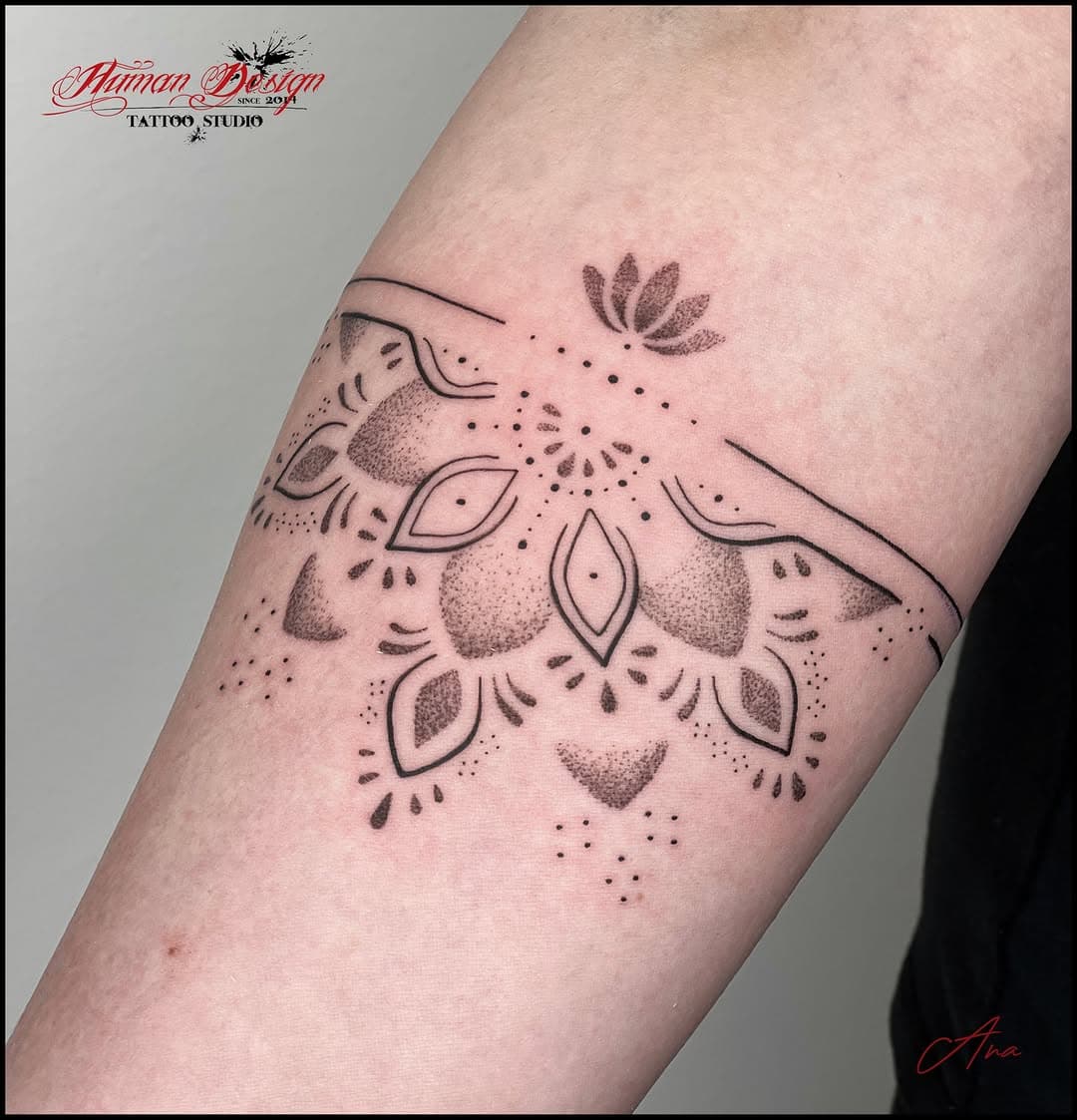 Fineline Tattoos – Kunst in ihrer feinsten Form!
www.humandesigntattoo.com #fineline #finelineart #finelinetattoo #finelinetattoos #finelinetattooartist