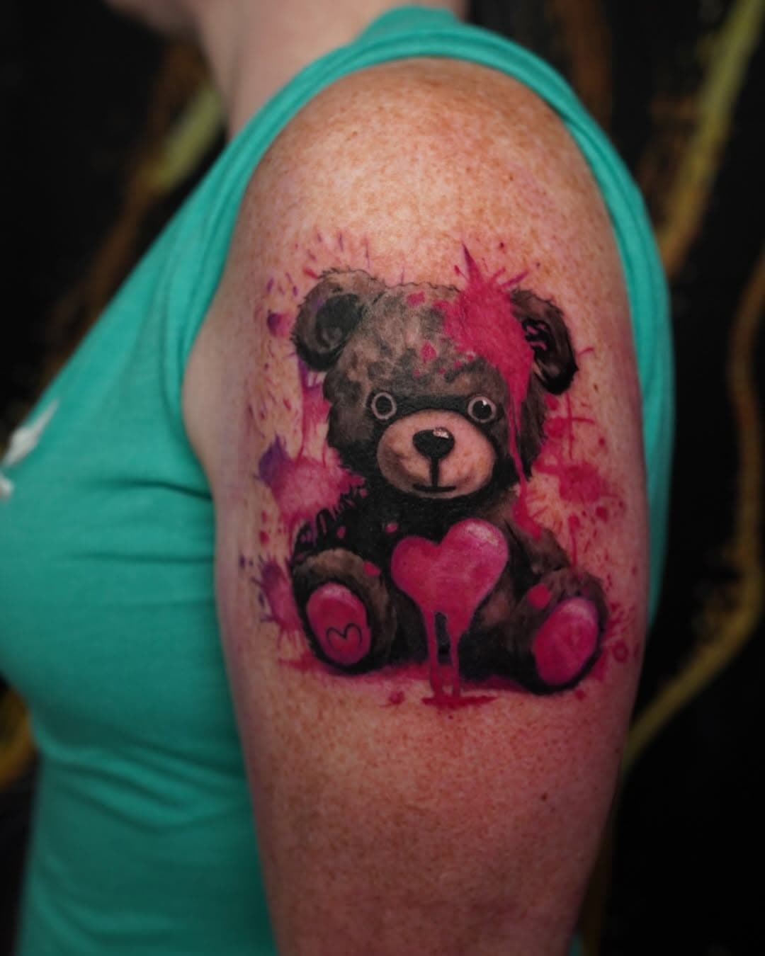 Happy Valentines Day, I hope you and yours enjoy 🖤

Teddy bear tattoo with watercolor splashes.

#valentinesday #tattoos