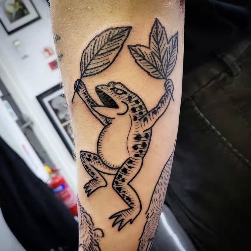 Dance like nobody’s watching, Froggo. Made by @twelectrictattooing 🐸

📧 Twelectrictattooing@gmail.com

#frogtattoo #worcestertattoo #worcestertattoostudio #worcesteruk #linetattoo