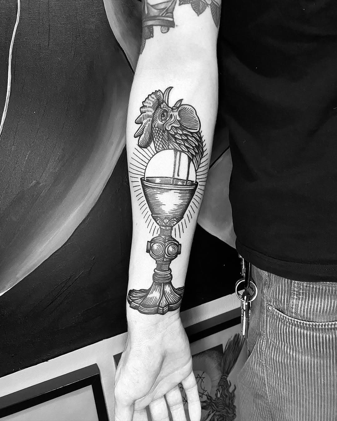 + The grail +

#darkart  #occulttattoo #holzschnitttattoo #engravingtattoo #onlythebest #blackworktattoo #berlintattoo #berlintattooartist #tarottattoo #blackmagicdesign