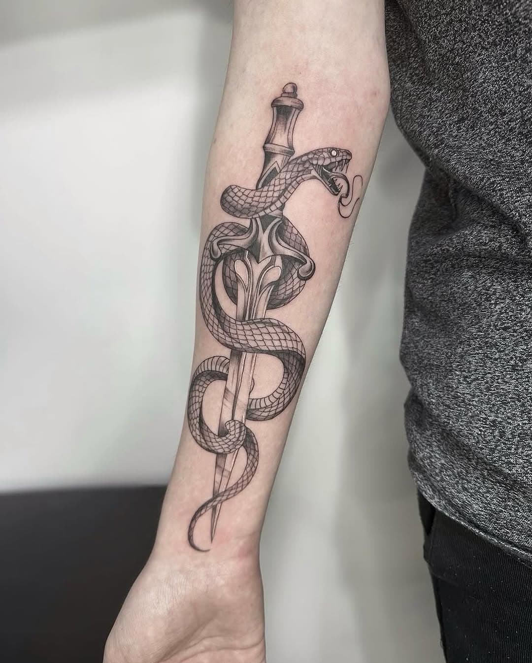 Lovely piece by @lucytattooz recently🗡️
Check out the rest of her work✨