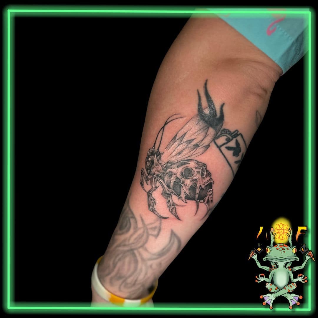 A touch of darkness and a whole lot of detail! @tattoosbydobby Killed it with this murderous hornet. What’s your next creative vision? #afdestin #inkedaf #destin #destinfl #destinflorida #destincommons #atomicfrogtattoo #atomicfrog