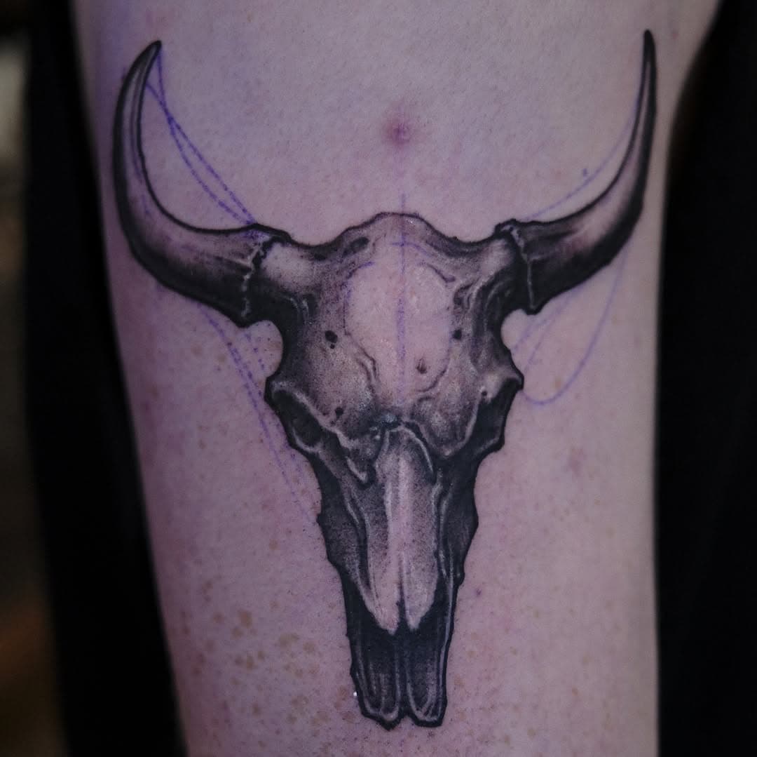 ‡ #nofiltertattoo fun little banger form a few weeks ago. Made at 𝖔𝖋𝖘 @oneforsorrowtattooparlour ‡
.
.
𝖈𝖔𝖓𝖙𝖆𝖈𝖙
Instagram - @markweatherhead_tattooartist 
Email - studio@oneforsorrowtattoo.com 
.
.
#markweatherhead #oneforsorrowtattooparlour #oneforsorrowtattoo #tattoo #tattoos#shrewsbury #shrewsburytattooist #blackandgreytattoo #bullskull #bullskulltattoo #animaltattoo #animalskull #animalskulltattoo #therock