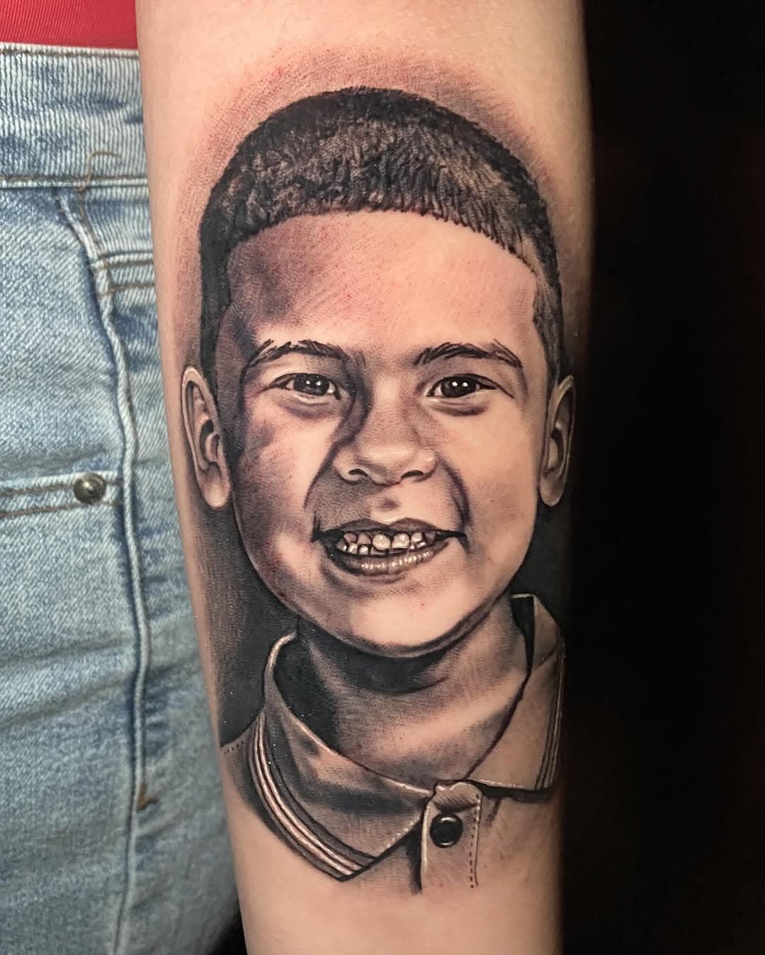 Love doing portraits! Awesome one from yesterday!
-
-
-
-
-
-
#tattoo #tattoos #portraittattoo #portrait #portraitartist #bayareatattoo #californiatattoo #tracytattoo #bayareatattooartist #explore