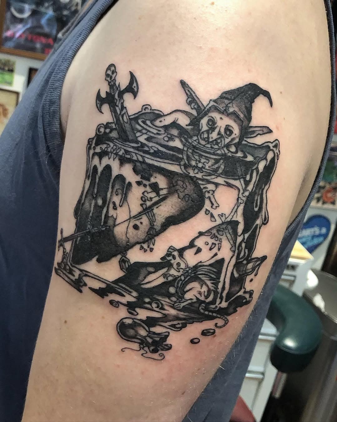 ⚔️ Not sure what kind of sick joke it is that this app won’t let me access @the_true_battlemaster classic DEATH IS A WARM CUBE as background music for this tattoo I did for Brad today??? Anyways, I had a blast making this tattoo and now I want to do MORE CUBES! ⚔️ Thank you so much, Brad! See you next time for that dragon horde!
.
.
.
.
.
.
.
.
#fantasyart #fantasytattoo #fantasyillustration #dndtattoo #dndart #ttrpg #ttrpgart #gelatinouscube