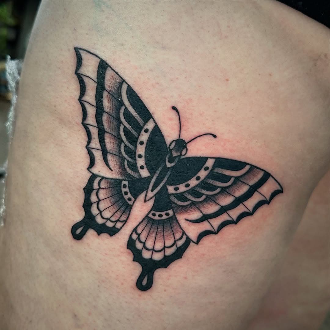 Butterfly for @badlarrrrry!

#traditionaltattoo #butterflytattoo #boldwillhold #chattanooga #chattanoogatattoo