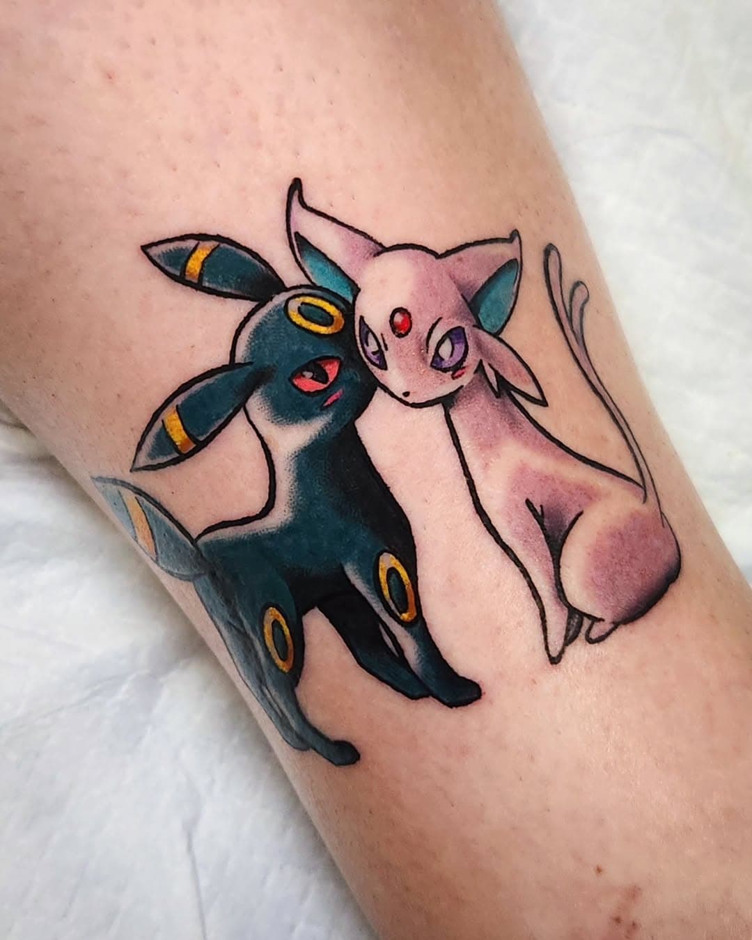 Espeon and Umbreon from this month Flash special 

Artist @aq_tattoos 

Studio @atmospheretattooroselle 

#espeon #umbreon #eevee #eeveelution #espeontattoo #umbreontattoo #Pokémon #pokemon #pokemontattoo #pokemonart #anime #animetattoo #animetattooartist #tattooartist #tattoo