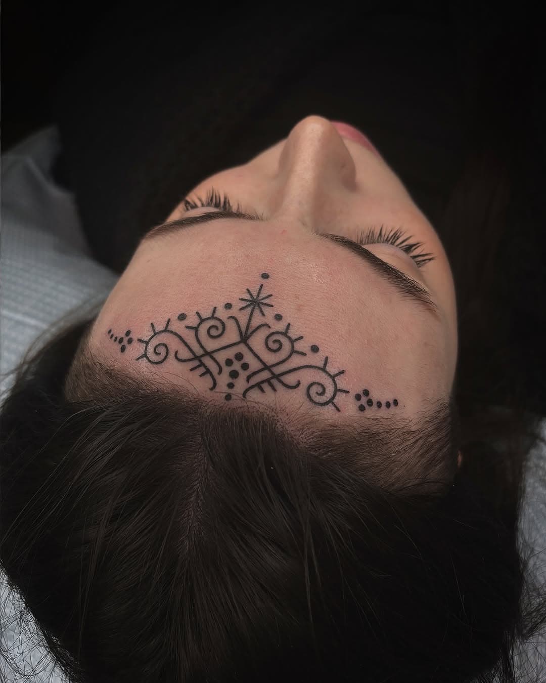 •᯽• All HandPoked • No Machine •᯽•
A Crown fit for a Queen ✨
Custom made for @emerald.tattoo ♡

Done @le.116.tattoo 
+

+

+

+

+
#facetattoo #facetattoos #lineworktattoo #lineworktattoos #ornamentaltattoo #ornamentalika #tattooornamental #quebectattooshops #quebectattoo #quebectattooshop #montrealtattoo #sherbrooketattoo #ladytattooers #ladytattooer #machinefreetattoo #handpoke #handpoked #handpoketattoo #sticknpoke #stickandpoke #stickandpoketattoo #jobstopper #tttism #tattoosnob #blxckink #blackworkers #btattooing