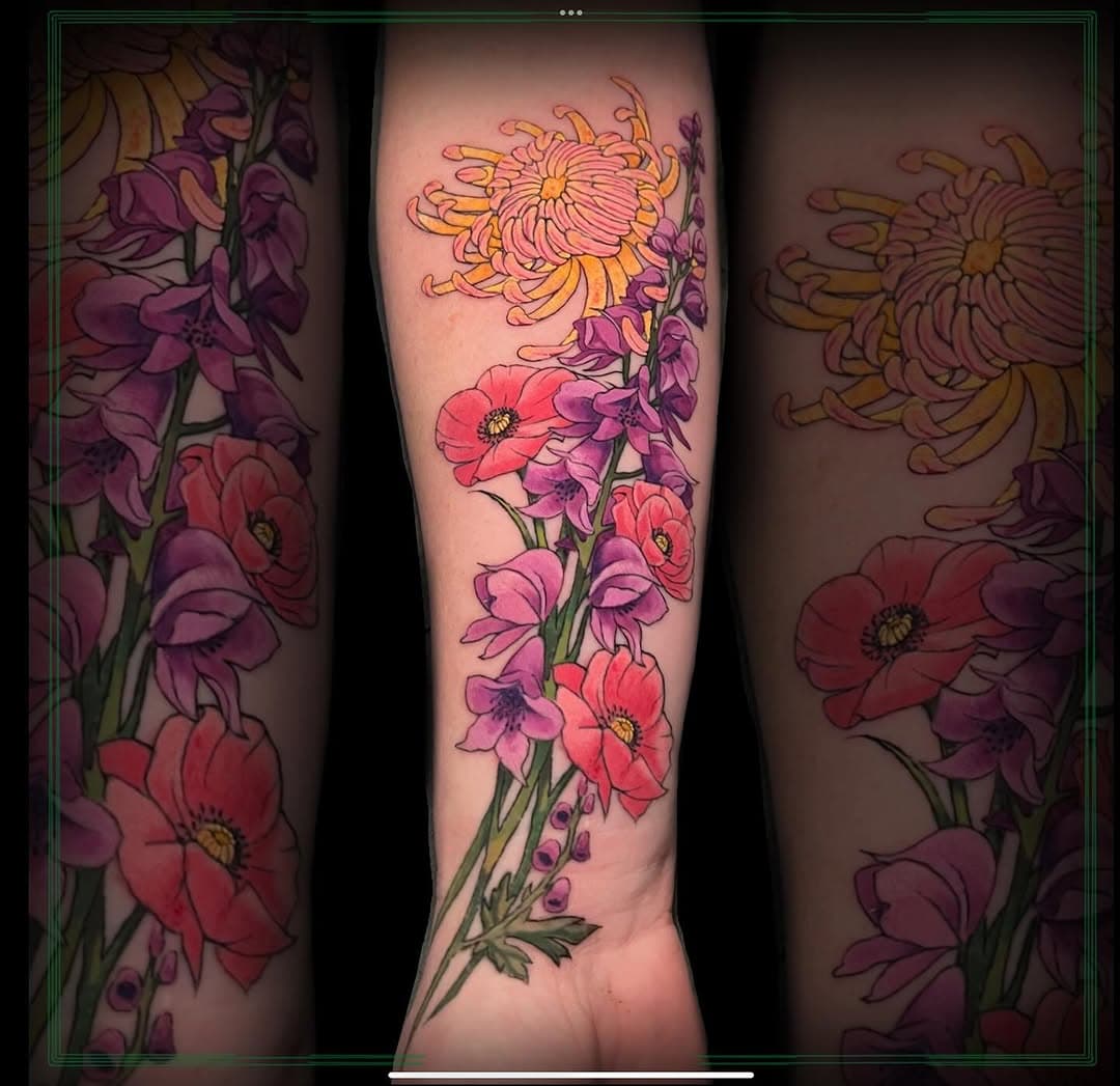 Nice little bouquet on the forearm 
Now  Booking 2025
Www.TheMasonryTattoo.com
DanMasonTattoo@gmail.