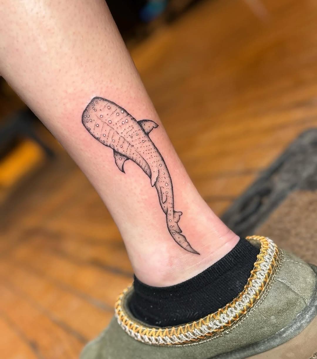 Whale shark by @velletta.tattoos