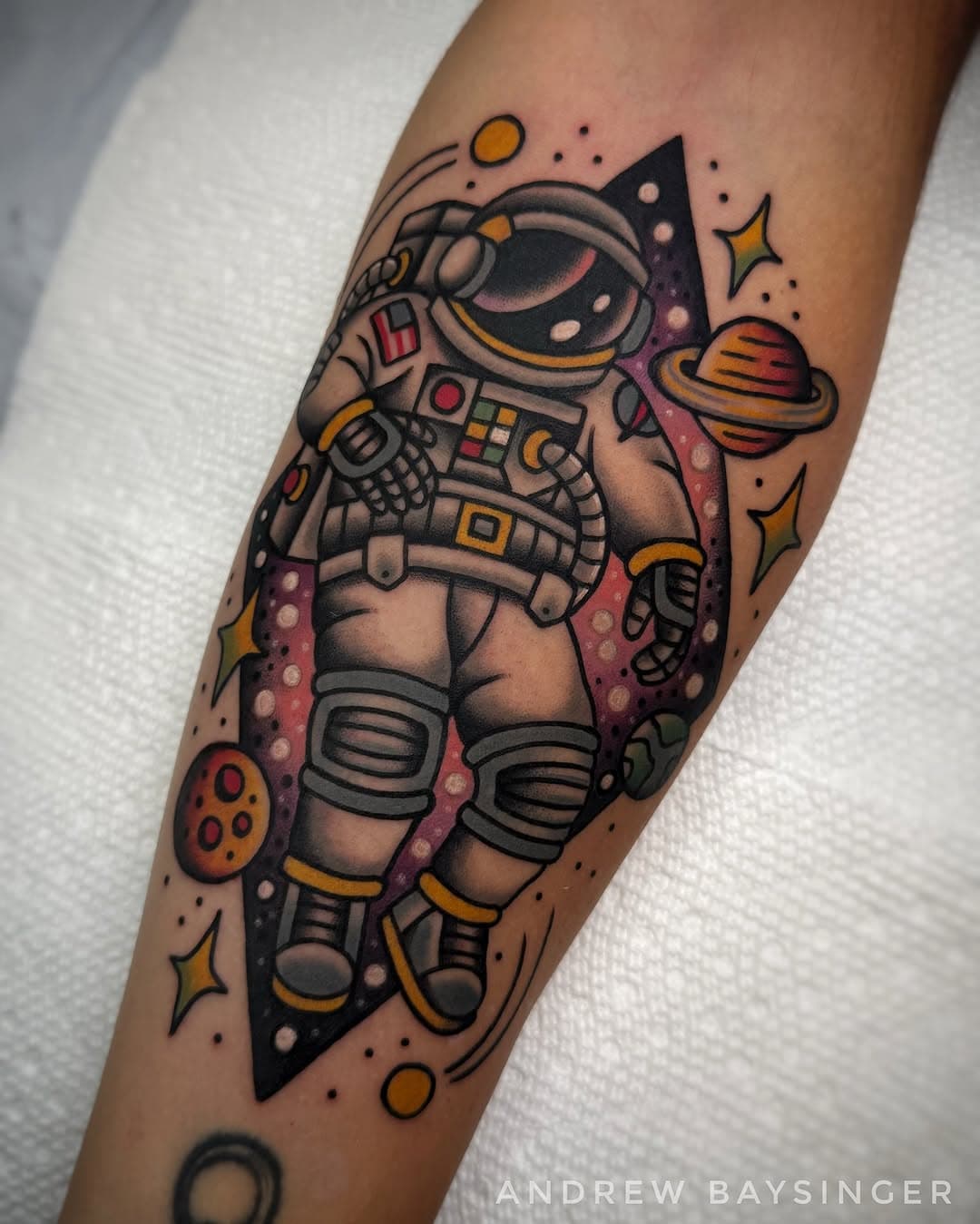 Astronaut dude made last week. Thanks again Gabriel! 
•
•
**Shirts/hoodies available on my website (link in bio)**
•
•
#tattoo#tattoos#traditionaltattoo#besttradtattoos#tradtattoo#tradworkers#bright_and_bold#realtraditional#americantraditional#oldschooltattoo#boldtattoo#boldwillhold#oldlines#outerlimits#outerlimitstattoo#costamesa#newportbeach#colortattoo#blacktattoo#astronaut#astronauttattoo