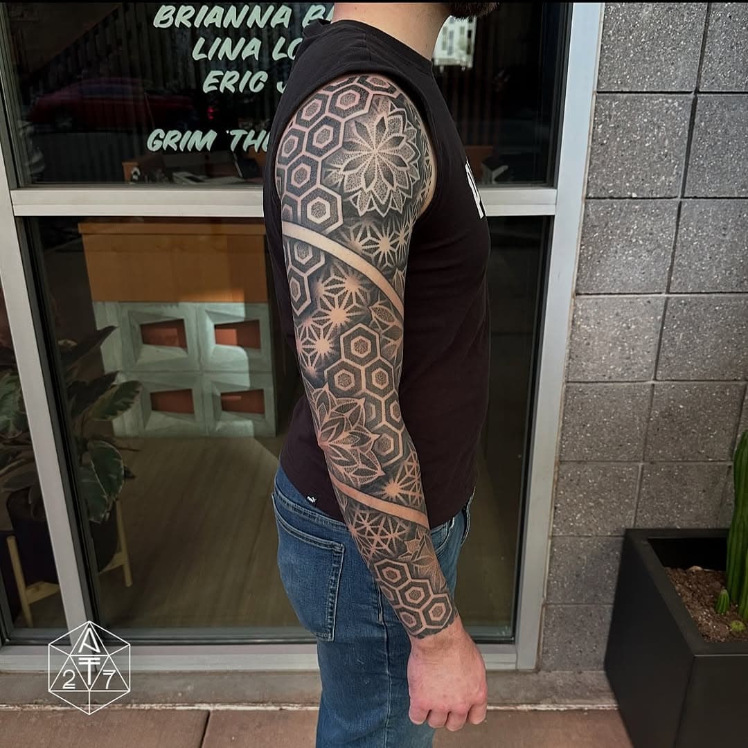 Healed geo sleeve for Kelson. @27tattoostudio_phx
.
. 
.
.

#tattoo #tattoos #tattooartist #az #arizona #aztattoo #phx #phoenix #phoenixtattoo #dtphx #downtownphoenix #scottsdale #27 #27tattoo #27tattoostudio #blackwork #27tattoostudio_phx #geometric #art #artwork #aztattooartist #allbodieswelcome #dankubin #dankubin #2025#geometric