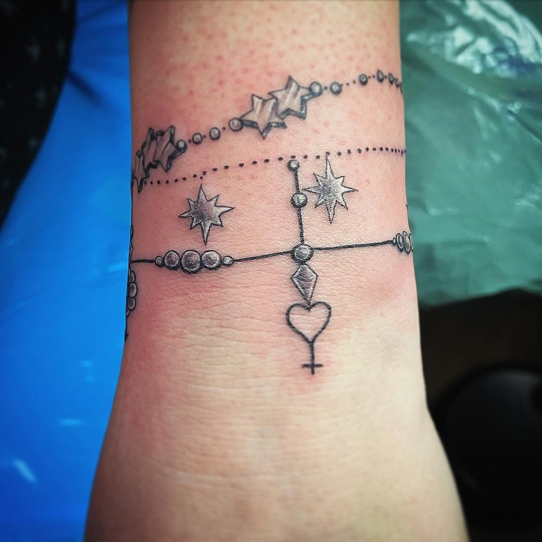 Dainty little bracelet piece for Lidja, thank you for your trust and sitting to well! As this is a growing family piece, we decided to leave a temporary gap for the potential of adding and little arrivals in the future 👶 #bracelettattoo #bracelettattoos #wristtattoo #wristtattoos #weymouthtattoos #tattooistsindorset #womensupportingwomen #womenartists #womentattooartists #jewelledtattoo #jeweltattoo