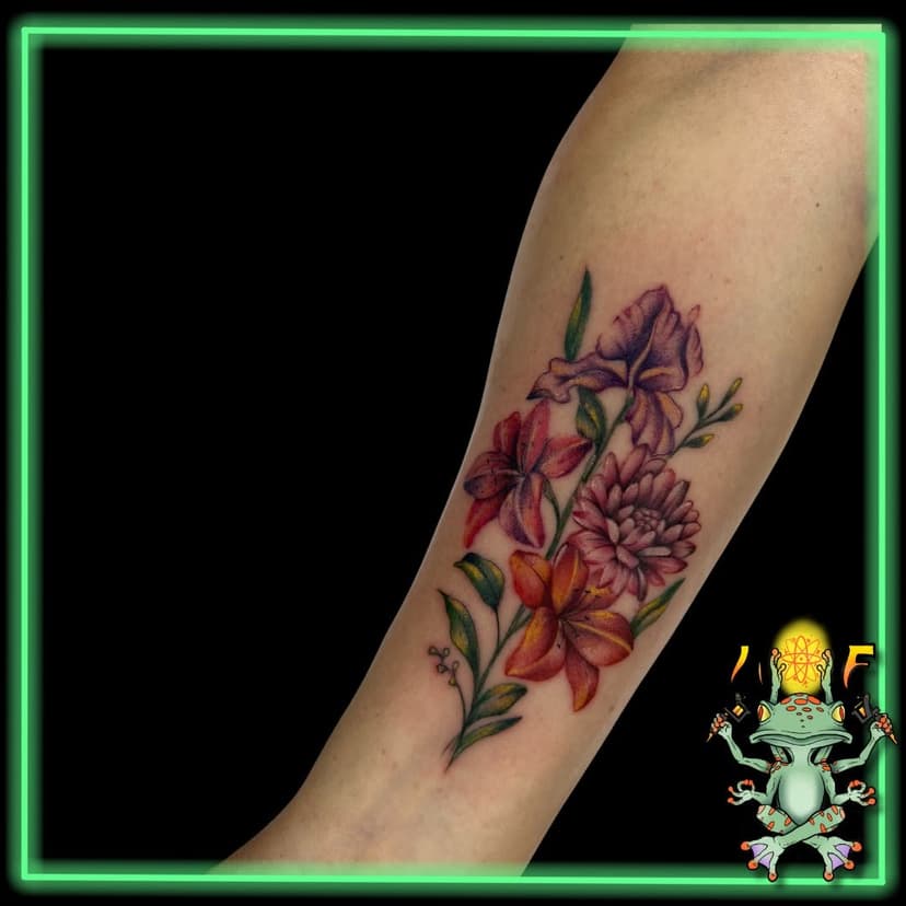 The precision and color in this floral tattoo by @aloea.ink make it a true standout. Get your own custom design at Atomic Frog! #afdestin #inkedaf #destin #destinfl #destinflorida #destincommons #atomicfrogtattoo #atomicfrog