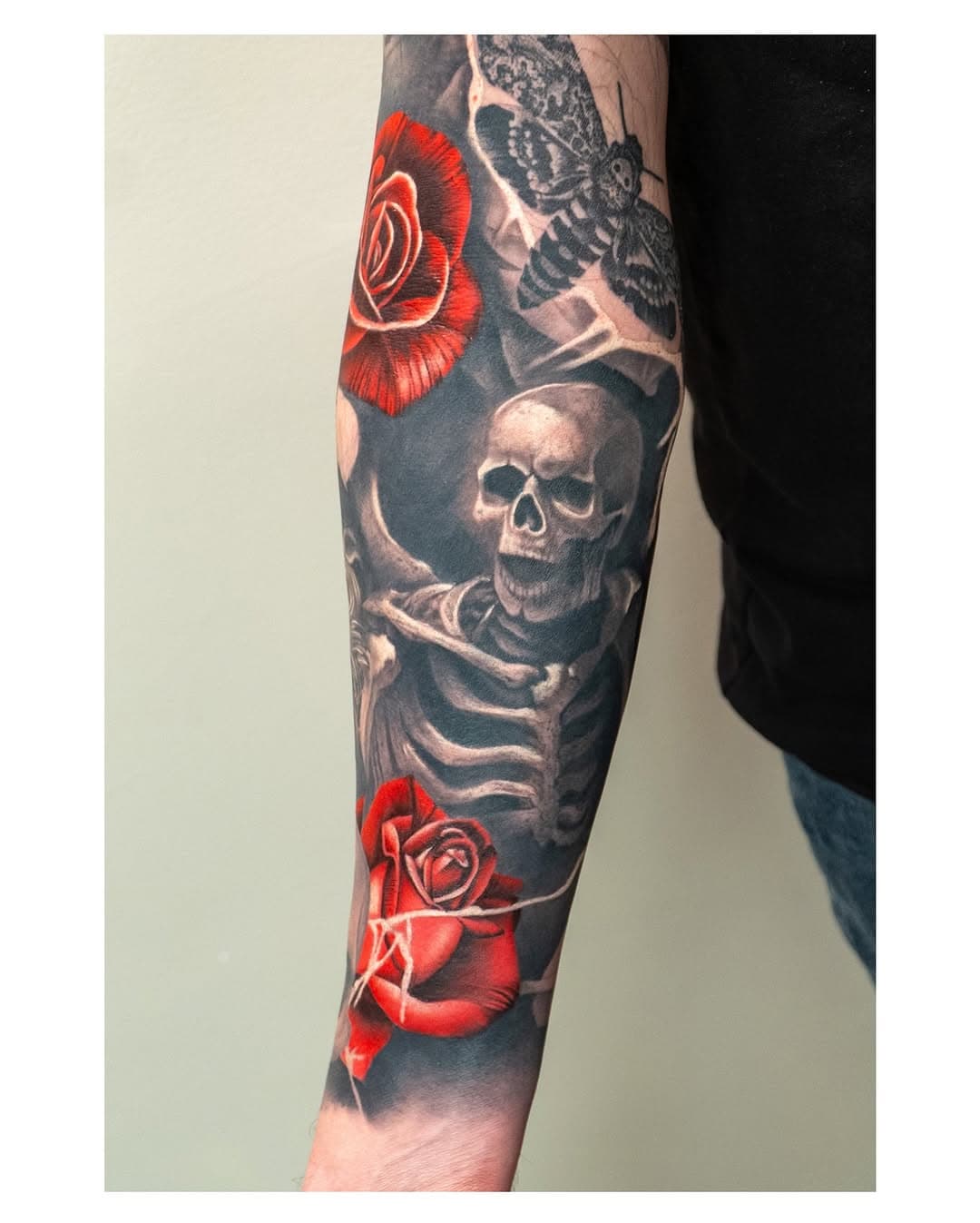 Some healed and some fresh work by @chrisharrisontattoo #bridgendtattoostudio #skeletontattoo #rosetattoo @barber_dts @cheyenne_tattooequipment @criticaltattoosupply @tatsoul