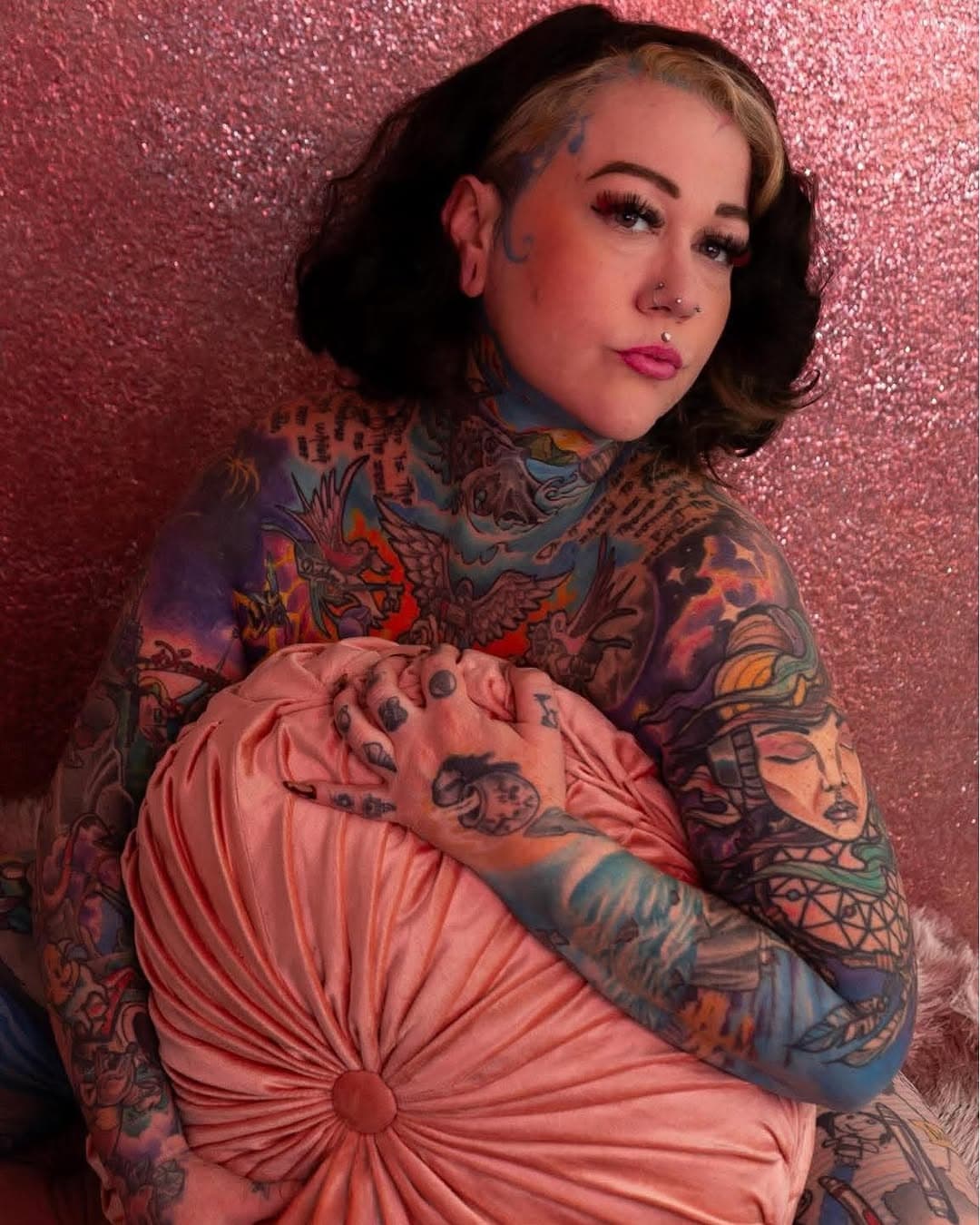 Tattoos by Simon Kau on the beautiful @danilovestats420 photography by @boudie.queen #halealohaprivatestudio #tattoosbysimonkau #meridiantattooers #idahotattooers #oldtownmeridian #boudoir #tattooedgirls #inkedgirls #boudoirphotography #girlswithtattoos #tattooedlife