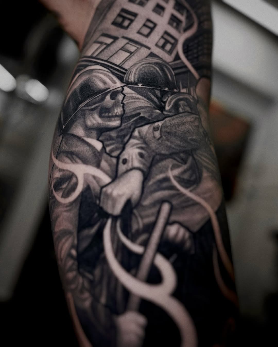 Black and grey realism leg sleeve in progress! Just one more session left to complete this detailed and dynamic piece. Urban chaos, striking contrasts, and smooth shading bring the story to life.

What do you think so far? Drop your thoughts in the comments!

Czarno-szary realistyczny rękaw na nogę w trakcie realizacji! Pozostała tylko jedna sesja, aby ukończyć ten szczegółowy i dynamiczny utwór. Miejski chaos, uderzające kontrasty i płynne cieniowanie ożywiają historię.

Co o tym myślisz do tej pory? Podziel się swoimi przemyśleniami w komentarzach!
#blackandgreytattoo #realismtattoo #legsleeve #tattooinprogress #tattooartist #huligan #tatt #tattoos #łódź #lodztattoo #tattoo #tat  #blackandgreytattoo #realistic #bngtatattoo #the_tattooed_ukraine #ukraineartists#tattooartist #inked #ponto._pronto #ponto._prontotatts #realistic #realistictattoos