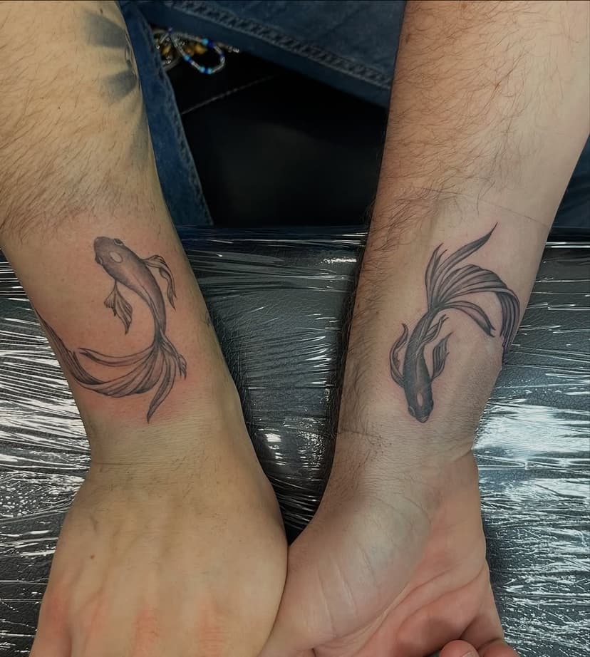 matching koi's by our apprentice @izabella.trinity 

Book an appointment by calling us at (908) 707-8000 or emailing info@artisanaltattoo.com

#koifish #koifishtattoo #fishtattoo #matchingtattoos #matchingtattoo #friendshiptattoo #blackandgreytattoo #downtownsomerville #njtattoo #somervilletattoo #smallbusiness #womenownedbusiness