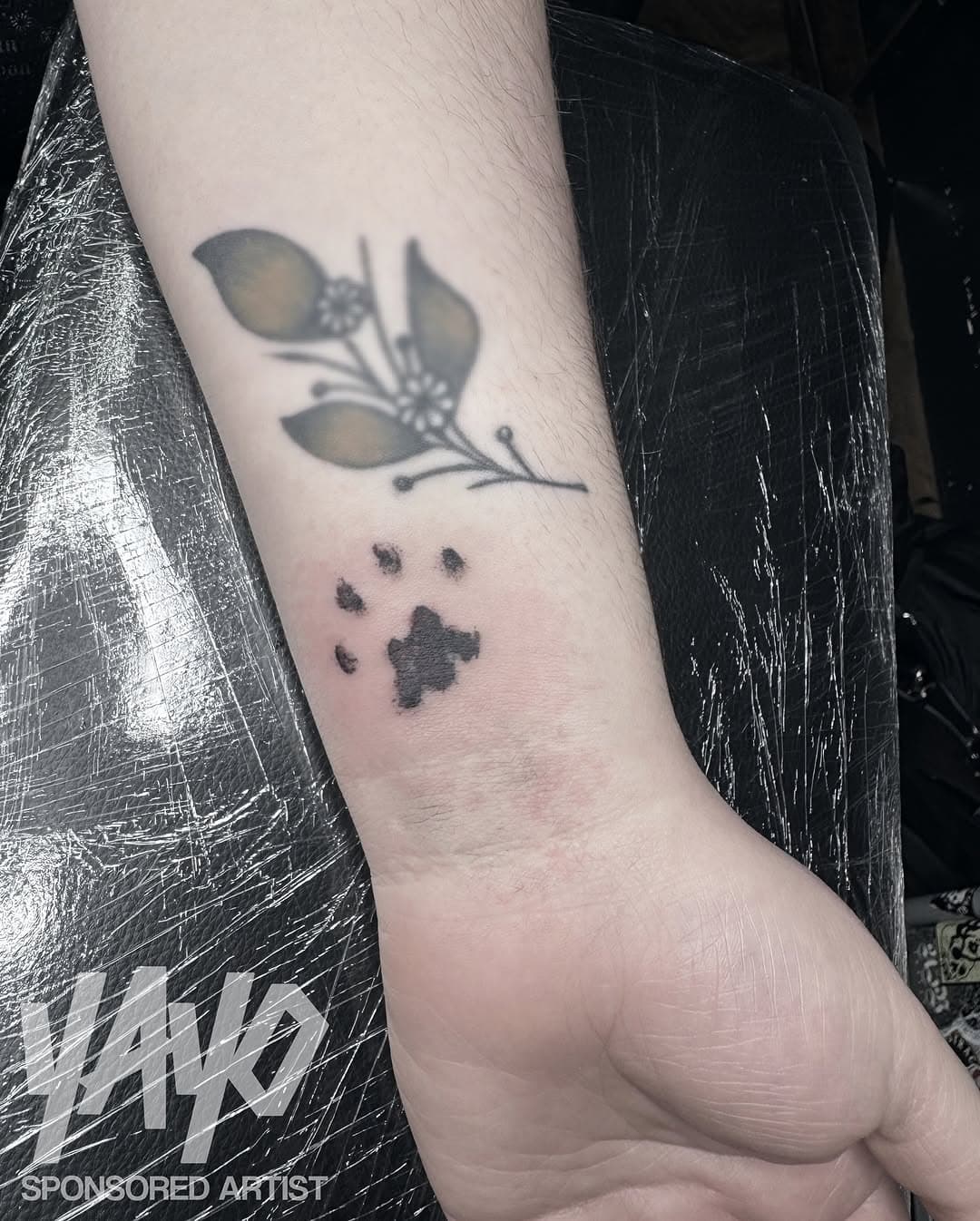 🐾 In memory of Chermaine’s kitty 🐾 Thank you for the trust. I adore memorialising your beloved pets, get in touch if you’d like one 💜 
••••••••••••••••••••••••••••••••••••••••
If you would like to get tattooed by me please do not message me on Instagram - all enquiries via @holyghostcollective
————————————
💌 click the link in my bio to message via Facebook.
————————————
💌 info@holyghosttattoo.com
————————————
🤙🏻01709 371019
———————————— 
www.holyghosttattoo.com
————————————
Sponsored by @darksidetattoosupplies & @yayofamilia
———————————— 
#pawprint #catpaw #pawprinttattoo #catpawtattoo #cattattoo #blackwork #blackworktattoo #blackworktattoos #rotherhamtattoo #sheffieldtattoo #doncastertattoo #barnsleytattoo #leedstattoo #rotherham #yayofamilia