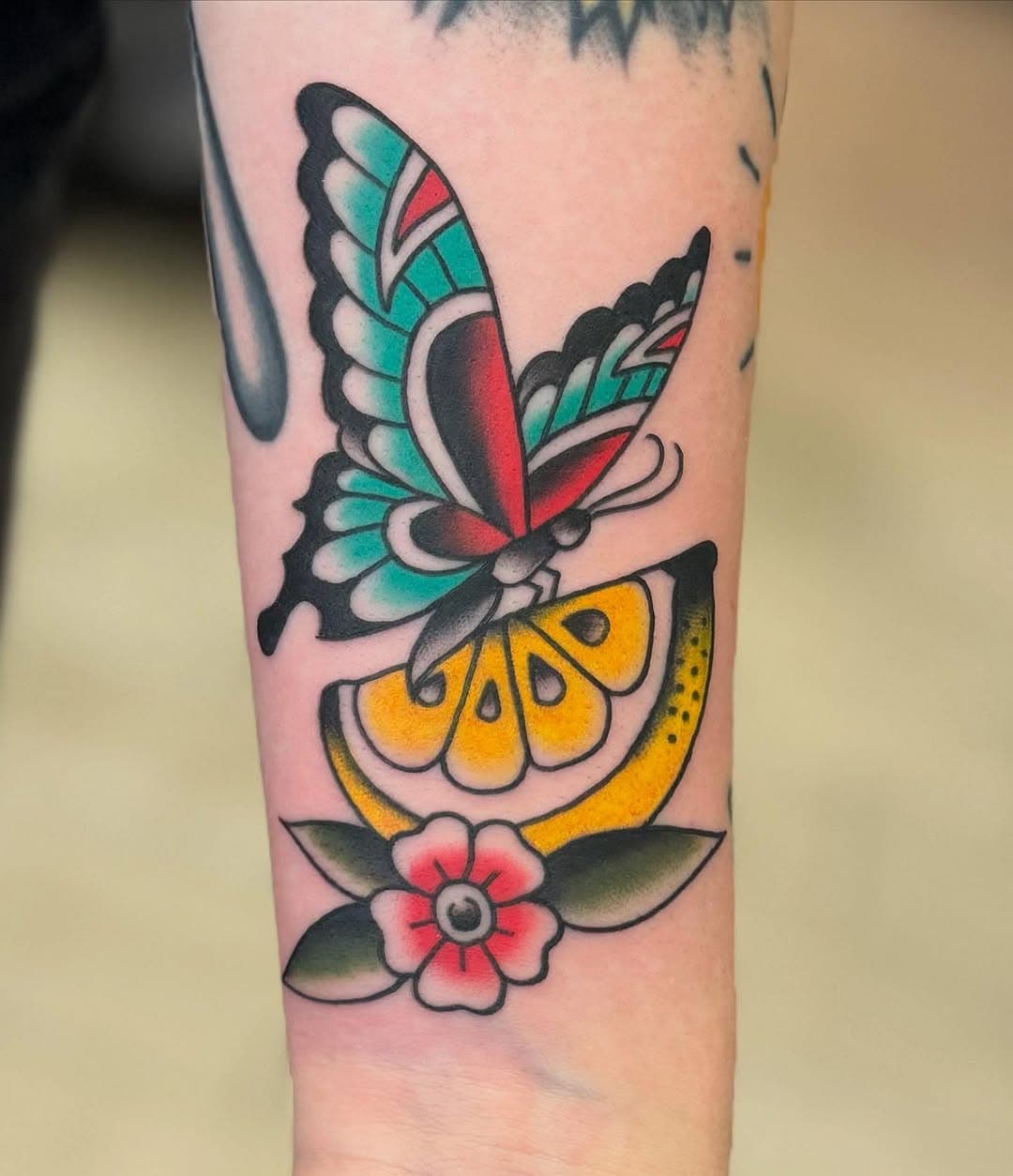 Done by @johnwaynetattoos 
Email him directly or call the shop at 773-549-1594 to book!!! 

•

#butterfly #butterflytattoo #traditionaltattooartist #lemon #lemontattoo #chicagotattooartist #chicagotattooshops #chicagotattoo #tradtattoos #traditionalart #radtrad