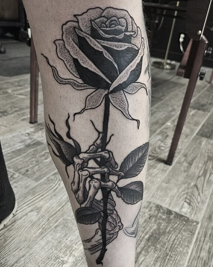 🌹By Kirk George @killingjakob2

For Pricing and Booking info please visit our website. Link in bio. 

#islandtattoonashville #tattoo #nashville #tennessee #art #nashvilletattoo #islandnashville #islandtattoo #stippletattoo #linework #illustration #rosetattoo