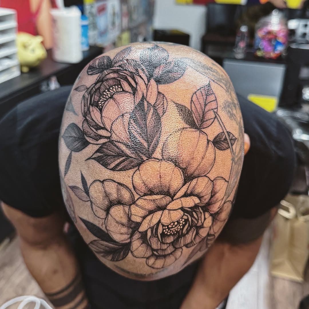 Head floral price done by @youngisblessed 🌸 #headtattoo #floraltattoo #tattoobyyoung